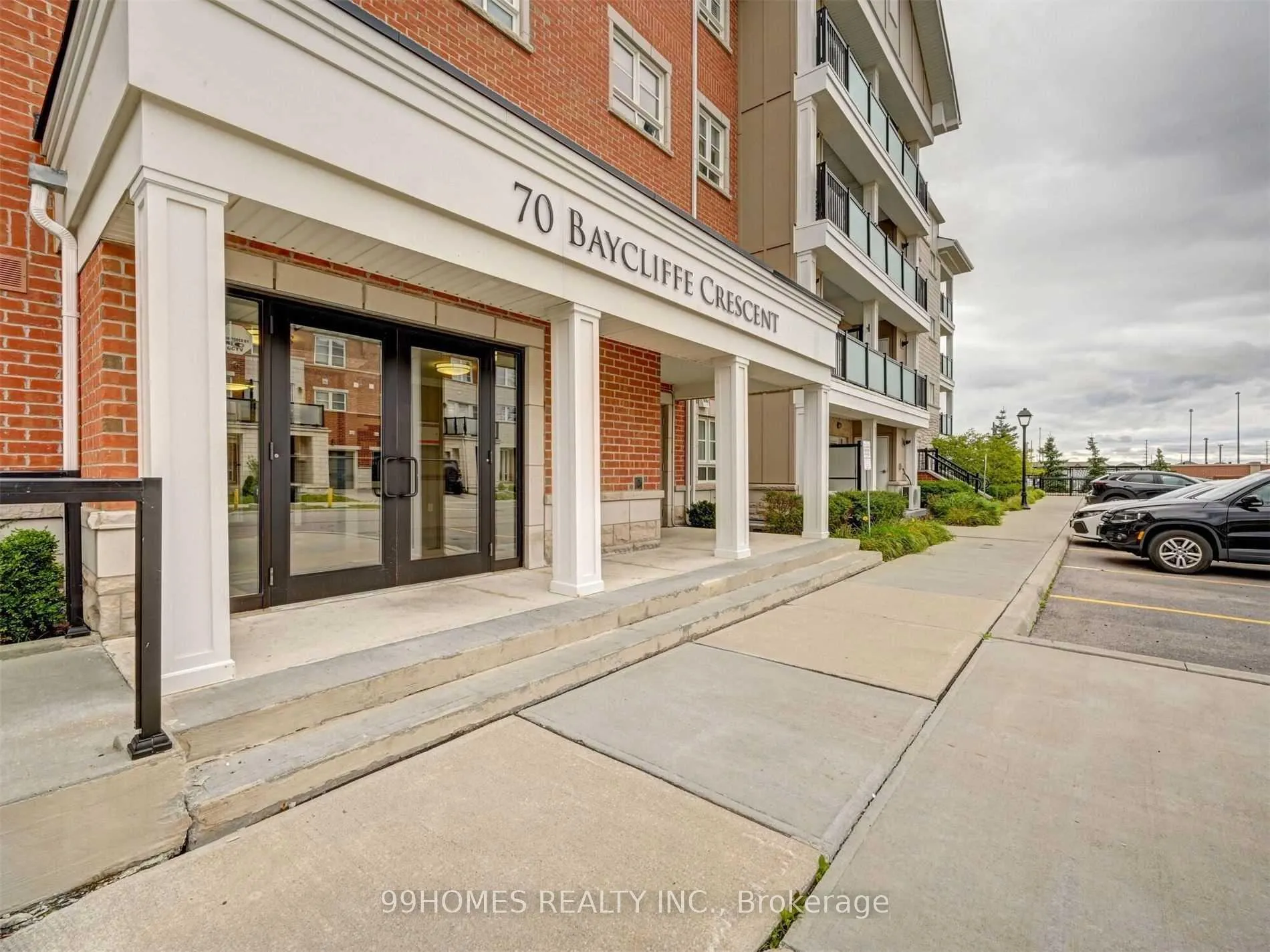 Photo 2 of Unit 306, 70 Baycliffe Crescent, Brampton, Northwest Brampton — HOMEH