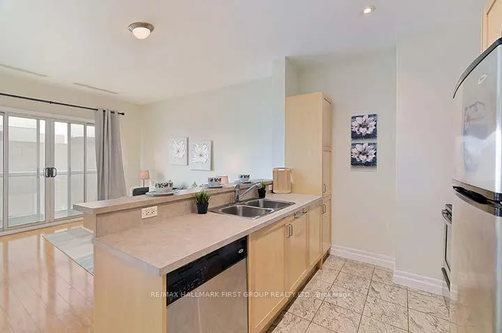 Photo 4 of Unit 806, 44 Bond Street W, Oshawa, O'Neill — HOMEH