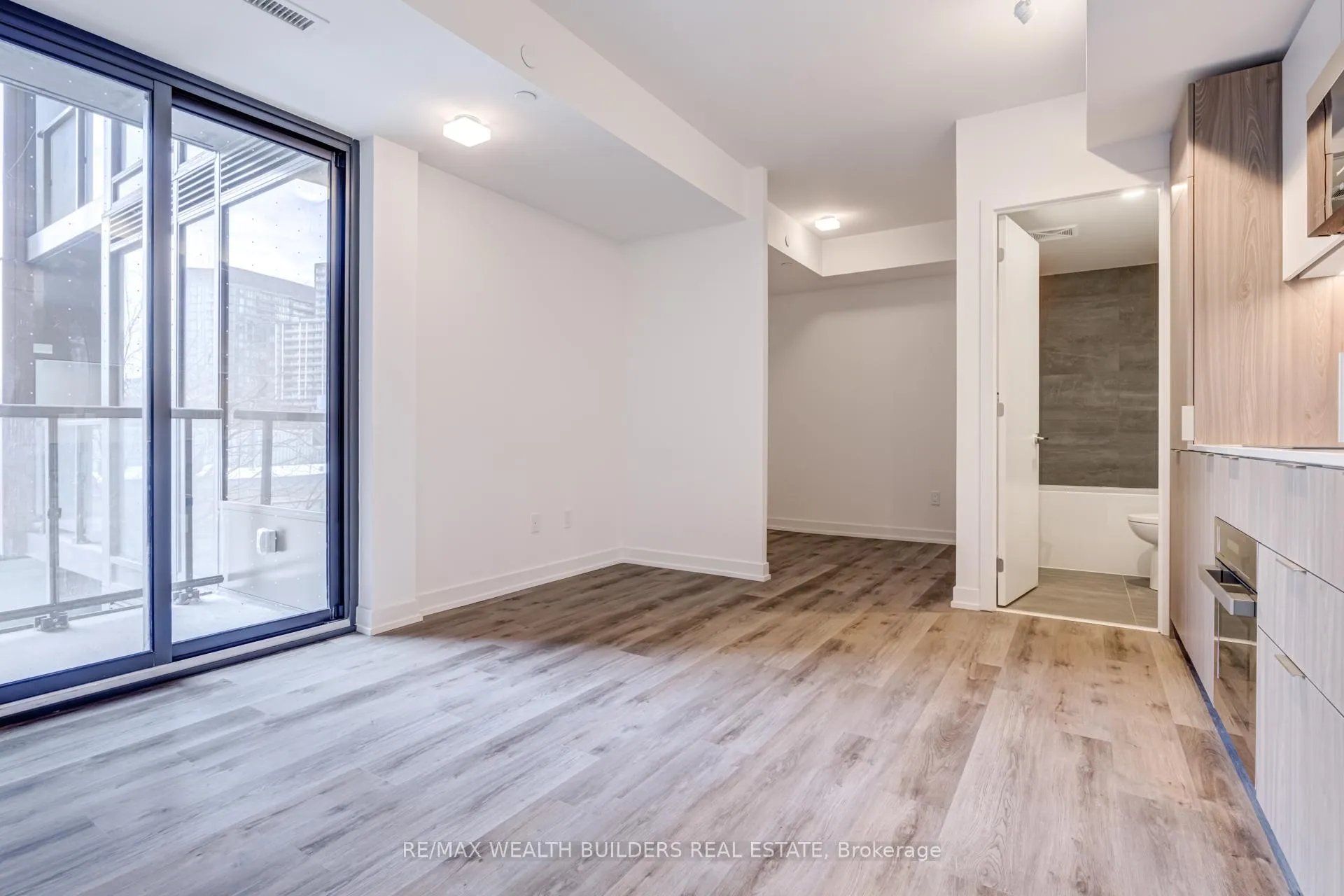 Photo 3 of Unit 331, 28 Eastern Avenue, Toronto, Moss Park — HOMEH