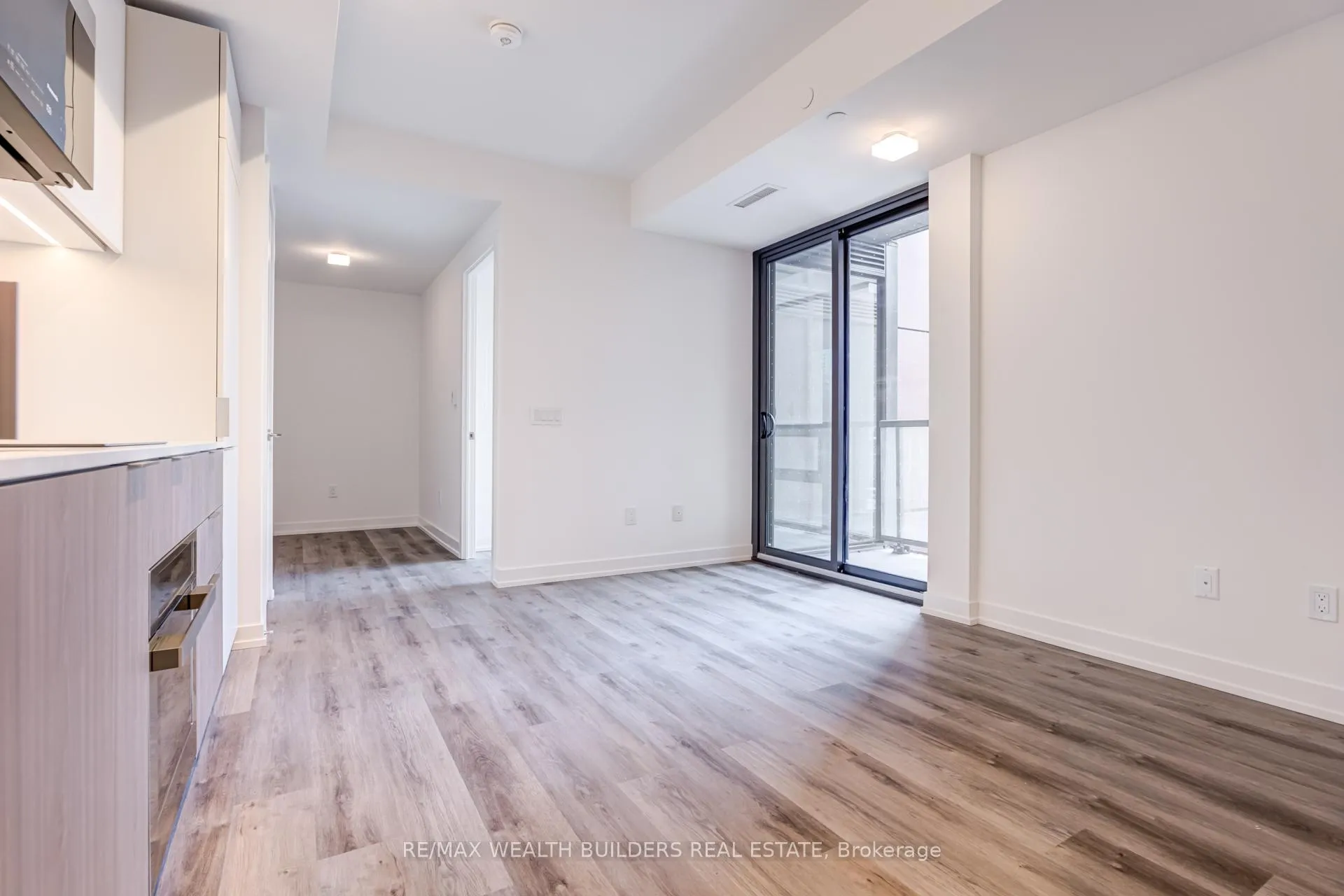 Photo 4 of Unit 331, 28 Eastern Avenue, Toronto, Moss Park — HOMEH