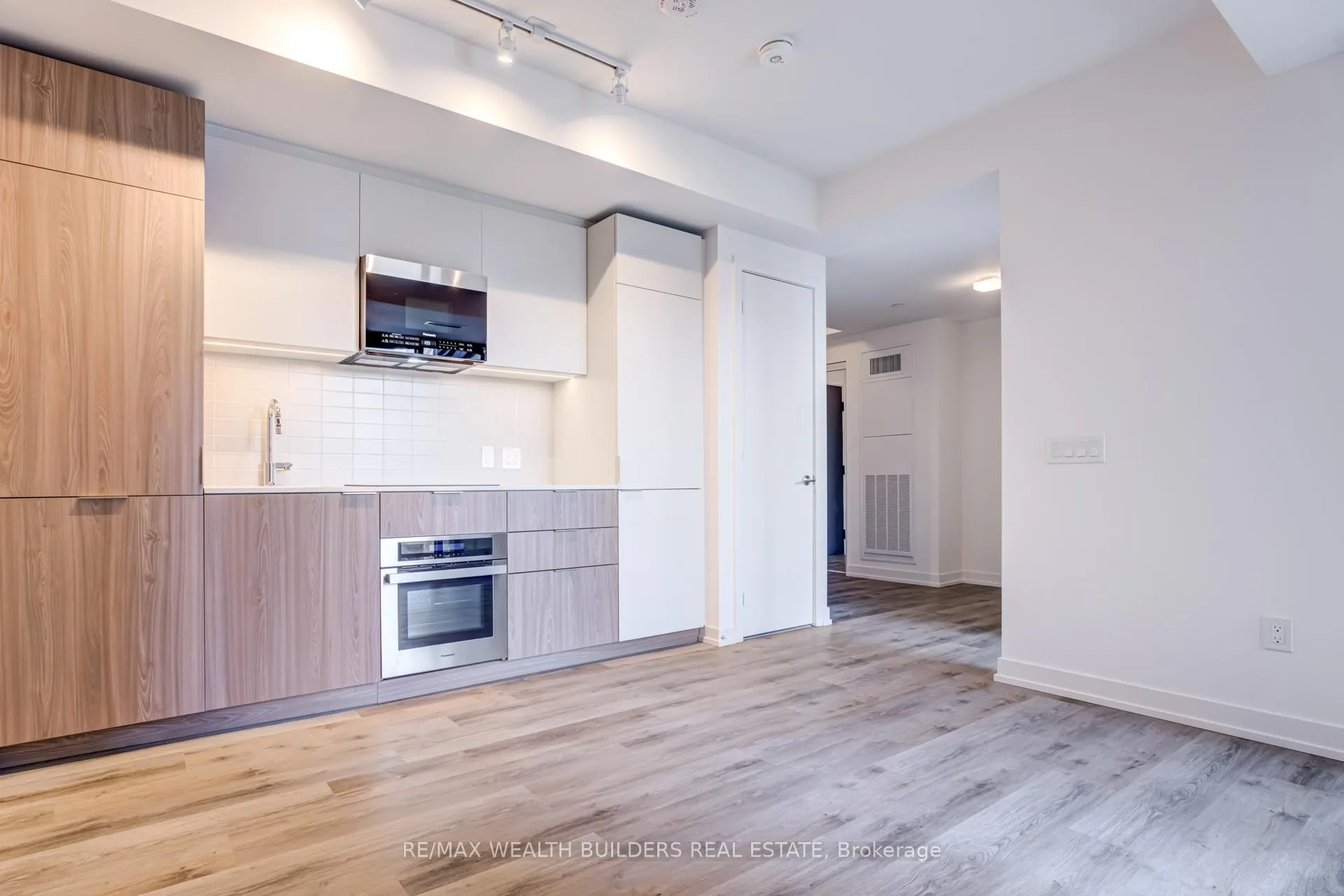 Photo 5 of Unit 331, 28 Eastern Avenue, Toronto, Moss Park — HOMEH