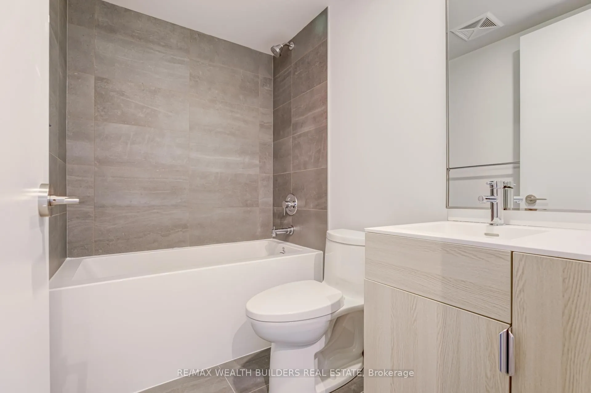 Photo 11 of Unit 331, 28 Eastern Avenue, Toronto, Moss Park — HOMEH
