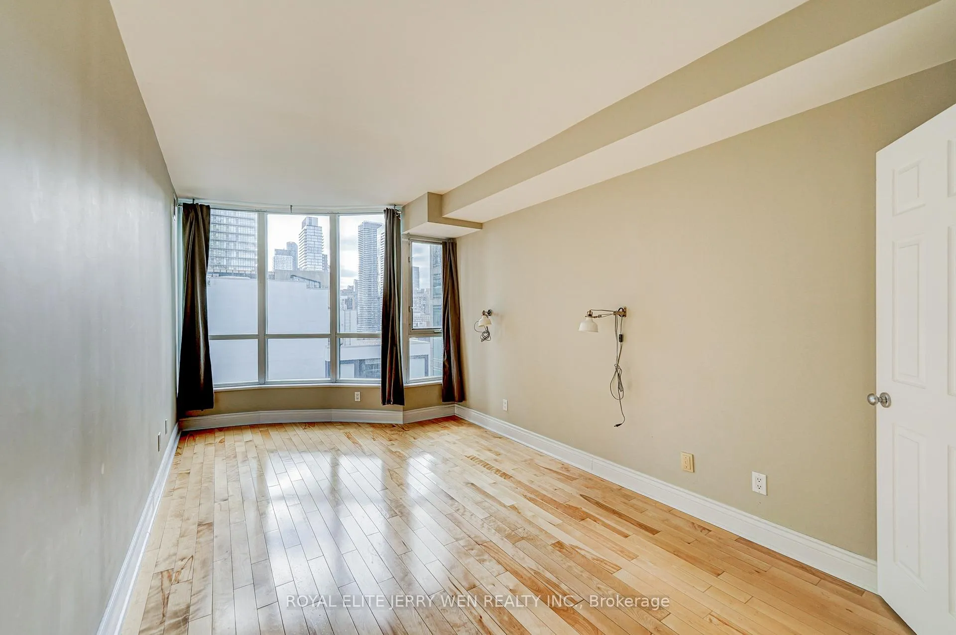Photo 6 of Unit 1809, 55 Bloor Street E, Toronto, Church-Yonge Corridor — HOMEH
