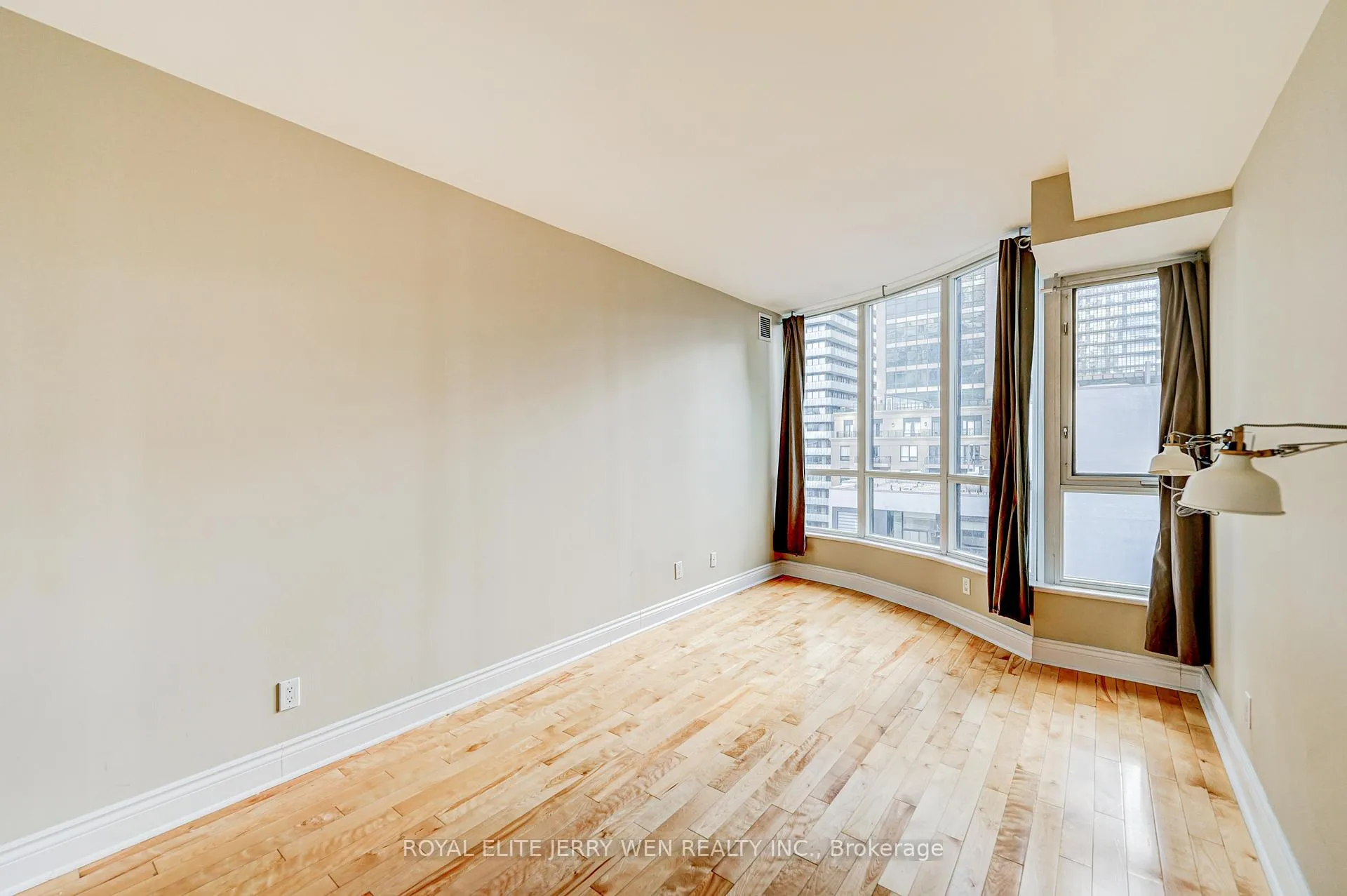 Photo 7 of Unit 1809, 55 Bloor Street E, Toronto, Church-Yonge Corridor — HOMEH