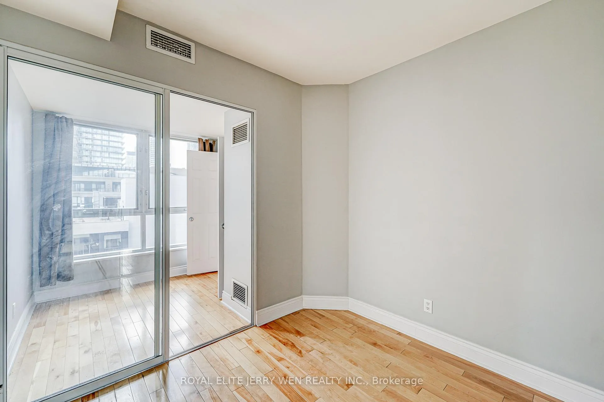 Photo 12 of Unit 1809, 55 Bloor Street E, Toronto, Church-Yonge Corridor — HOMEH