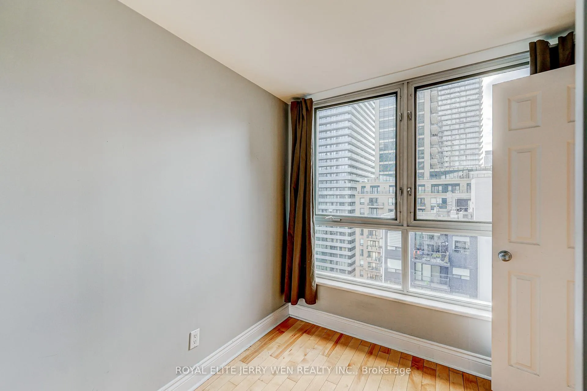 Photo 17 of Unit 1809, 55 Bloor Street E, Toronto, Church-Yonge Corridor — HOMEH