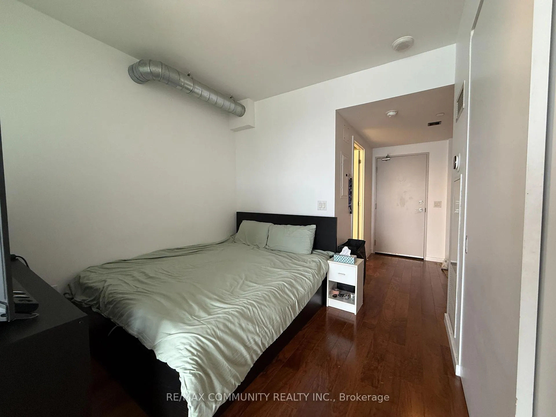 Photo 6 of Unit 803, 32 Trolley Crescent, Toronto, Moss Park — HOMEH