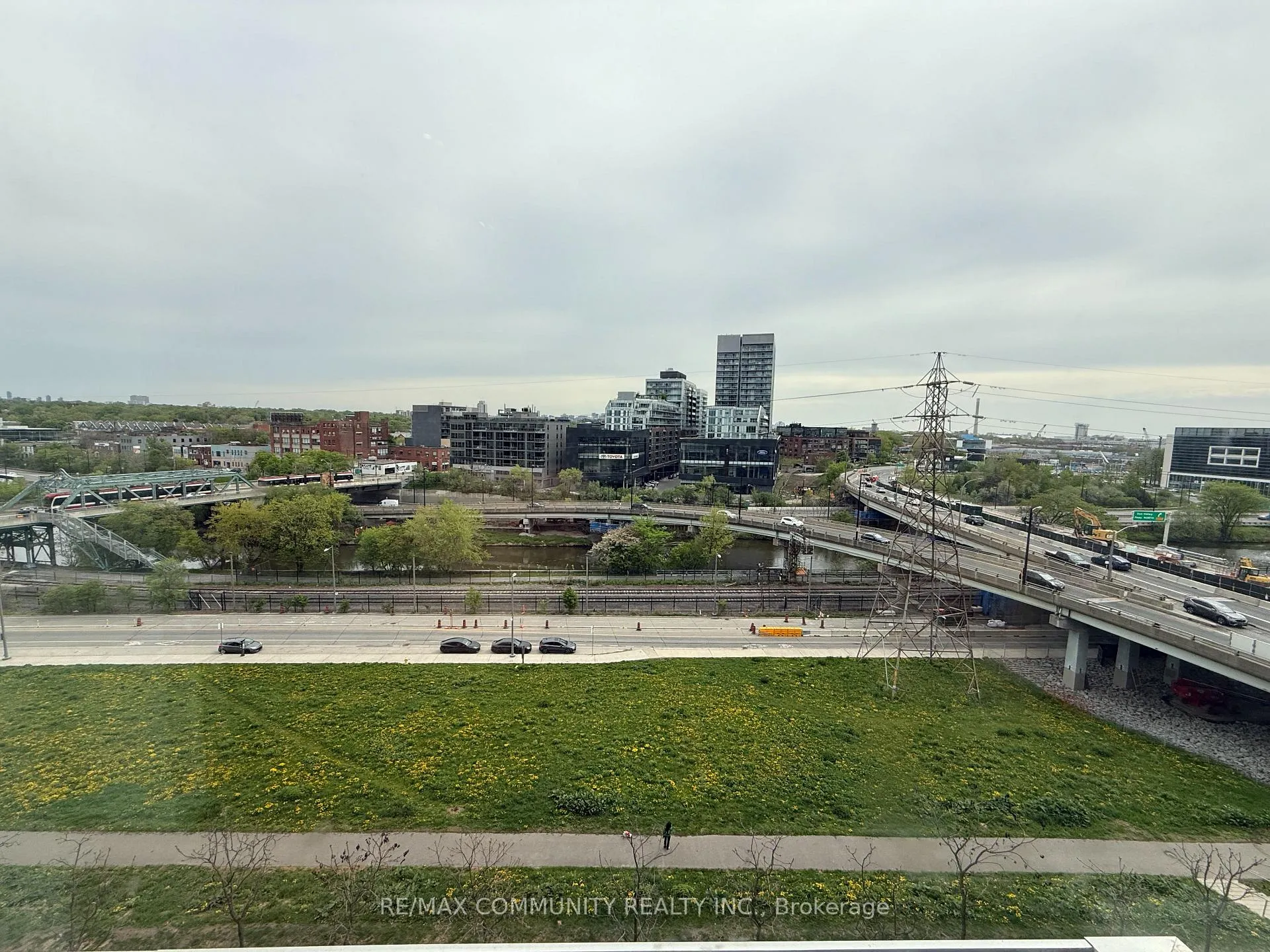 Photo 11 of Unit 803, 32 Trolley Crescent, Toronto, Moss Park — HOMEH