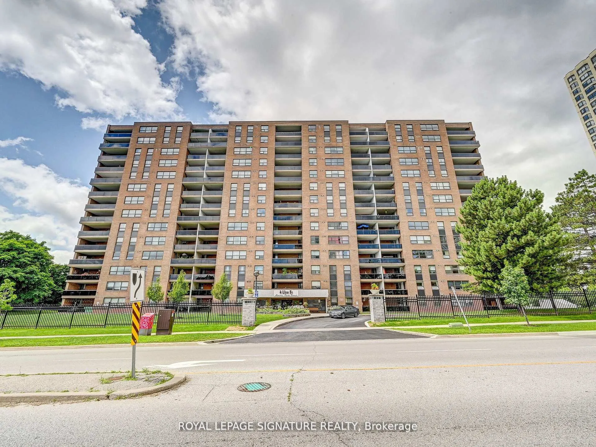 Front of Unit 1411, 4 Lisa Street