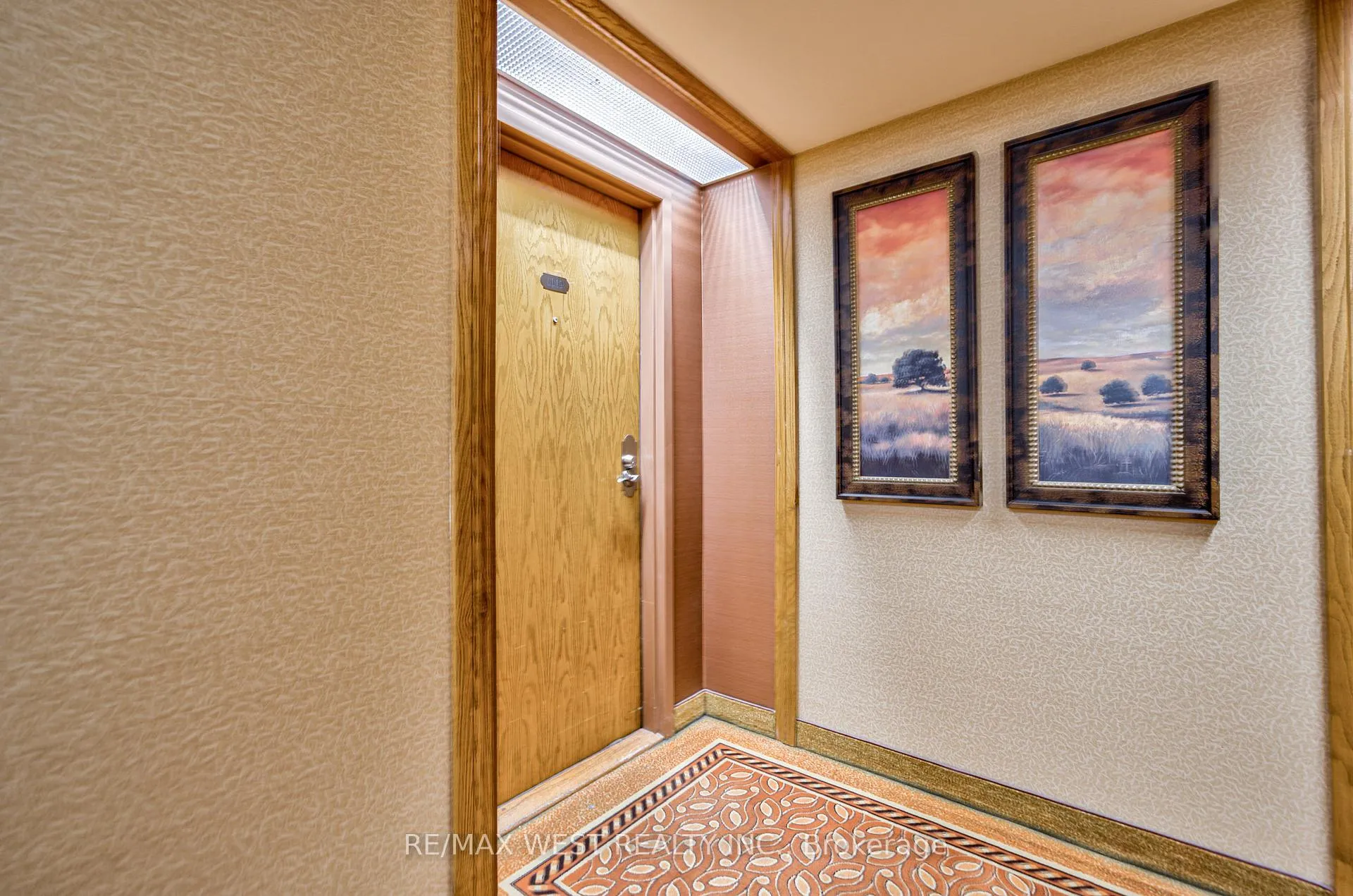 Photo 5 of Unit #1009, 310 Mill Street S, Brampton, Brampton South — HOMEH