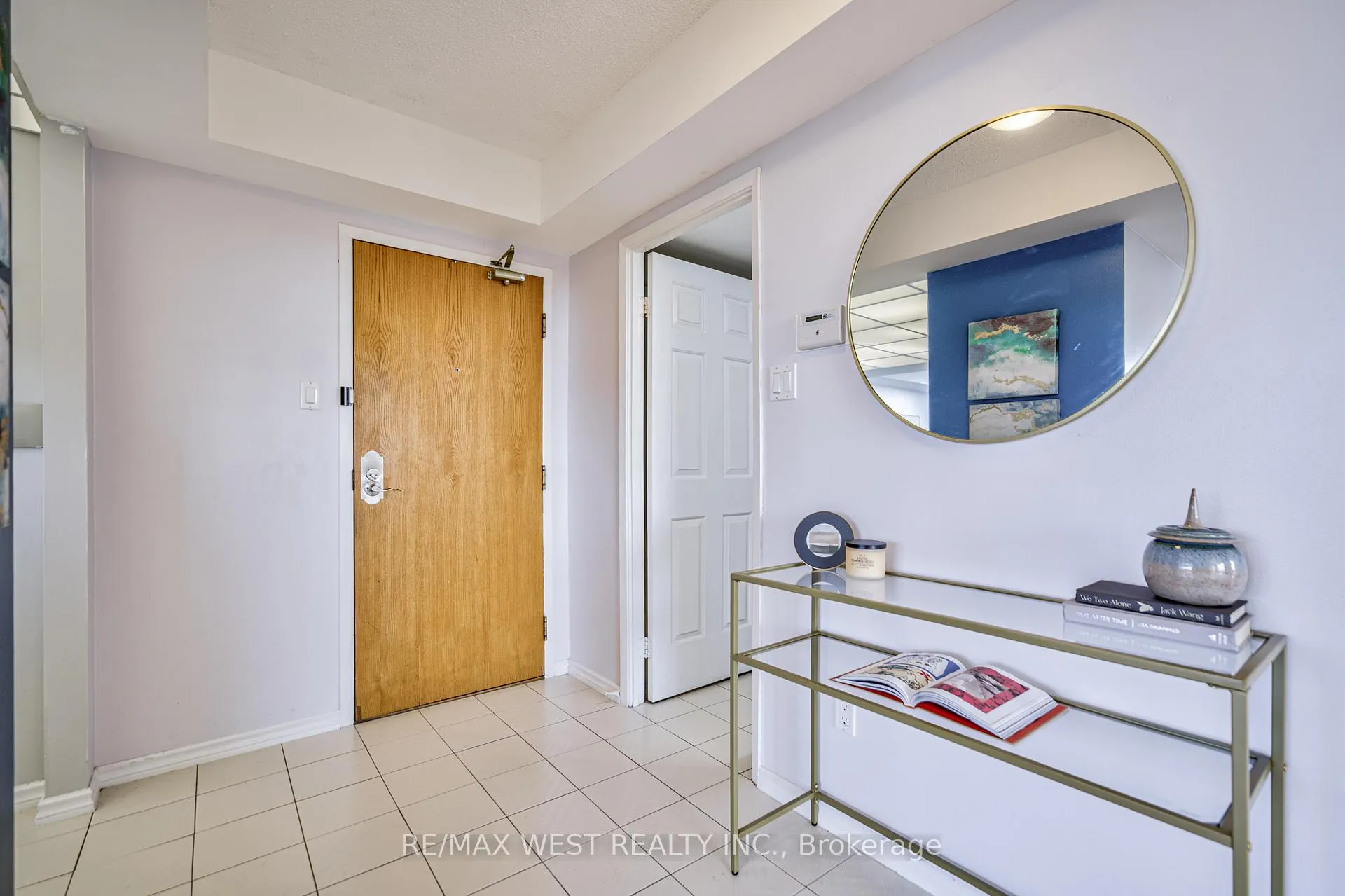 Photo 6 of Unit #1009, 310 Mill Street S, Brampton, Brampton South — HOMEH