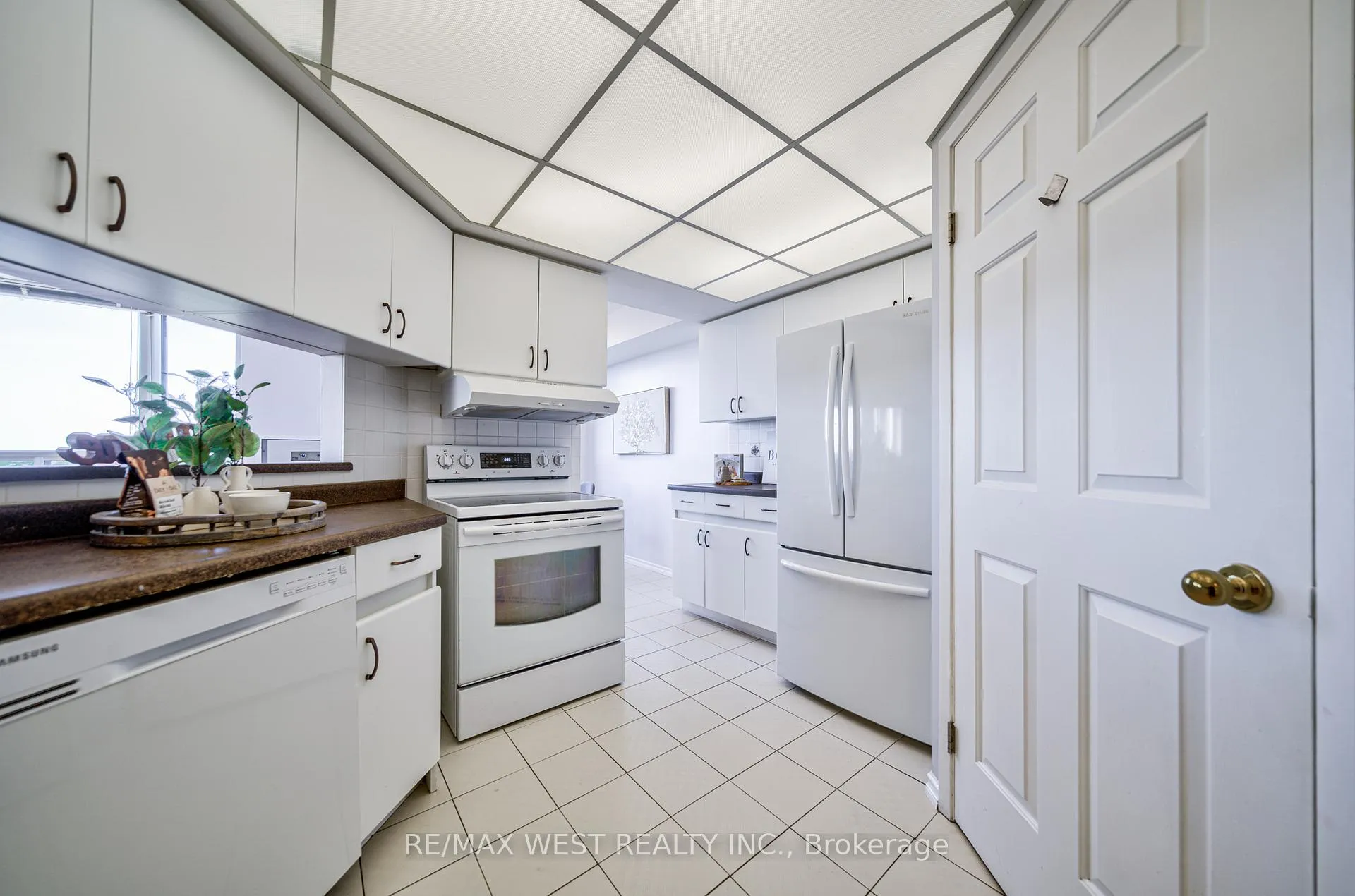 Photo 10 of Unit #1009, 310 Mill Street S, Brampton, Brampton South — HOMEH