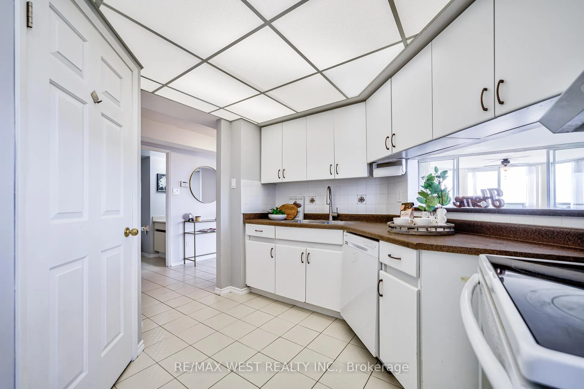 Photo 11 of Unit #1009, 310 Mill Street S, Brampton, Brampton South — HOMEH