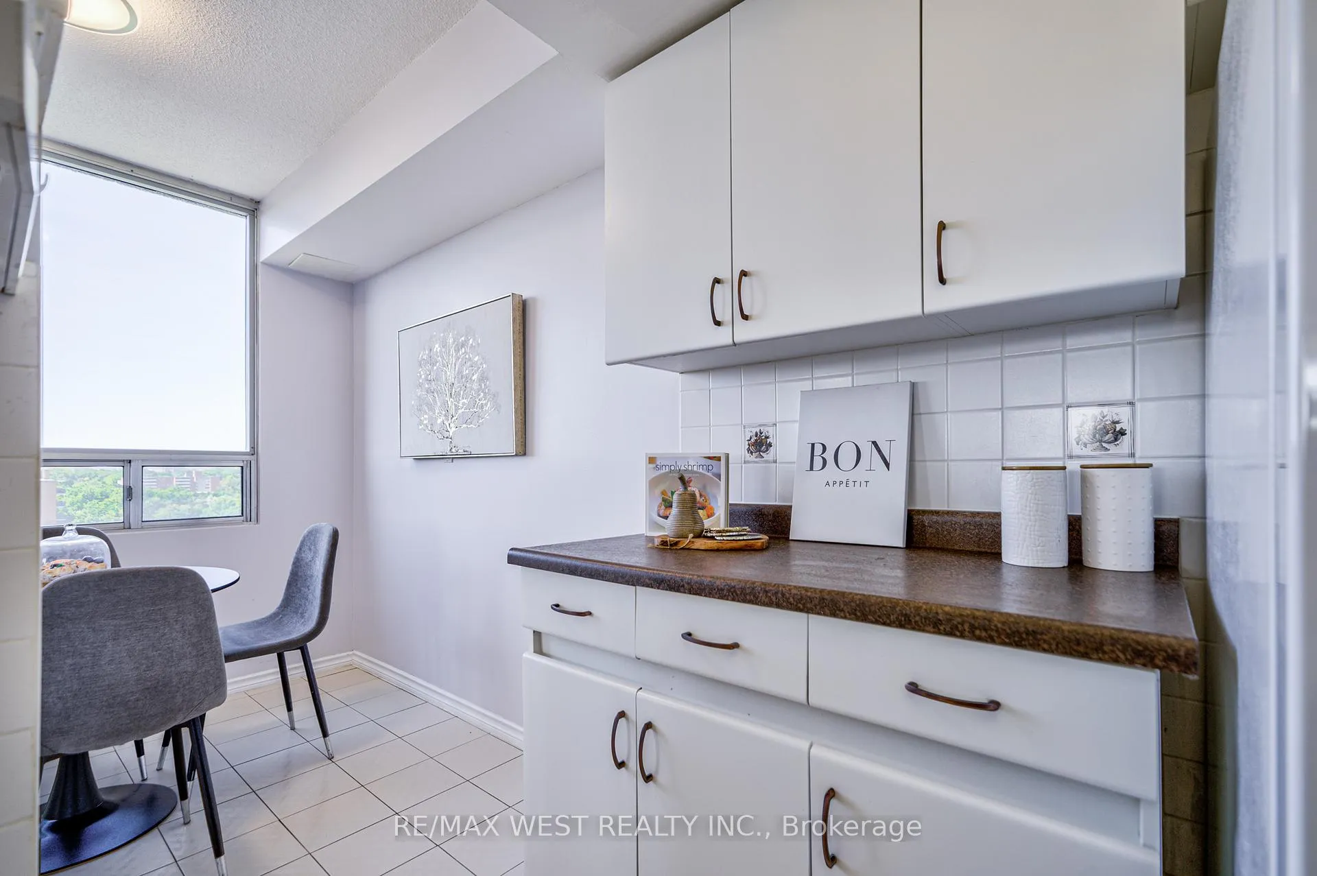 Photo 12 of Unit #1009, 310 Mill Street S, Brampton, Brampton South — HOMEH