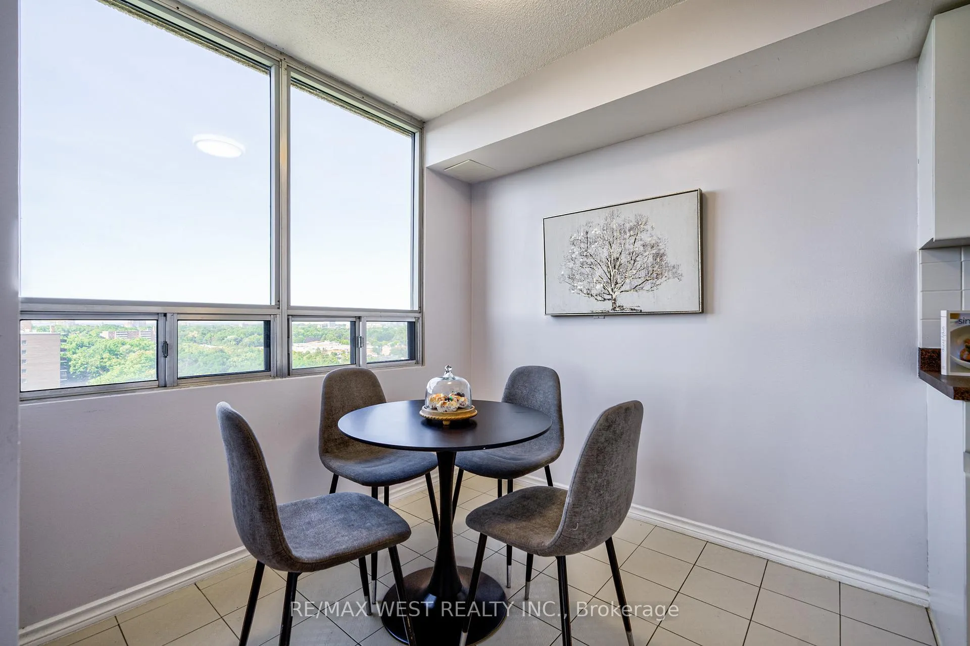 Photo 13 of Unit #1009, 310 Mill Street S, Brampton, Brampton South — HOMEH