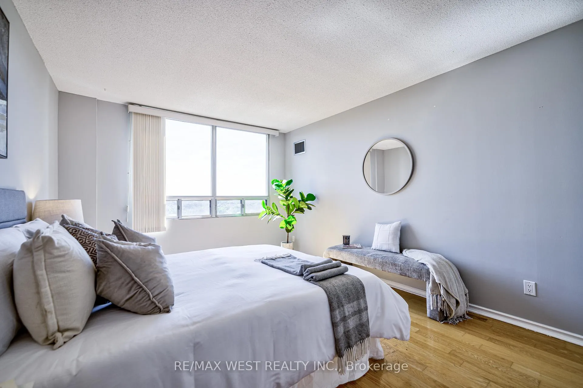 Photo 32 of Unit #1009, 310 Mill Street S, Brampton, Brampton South — HOMEH