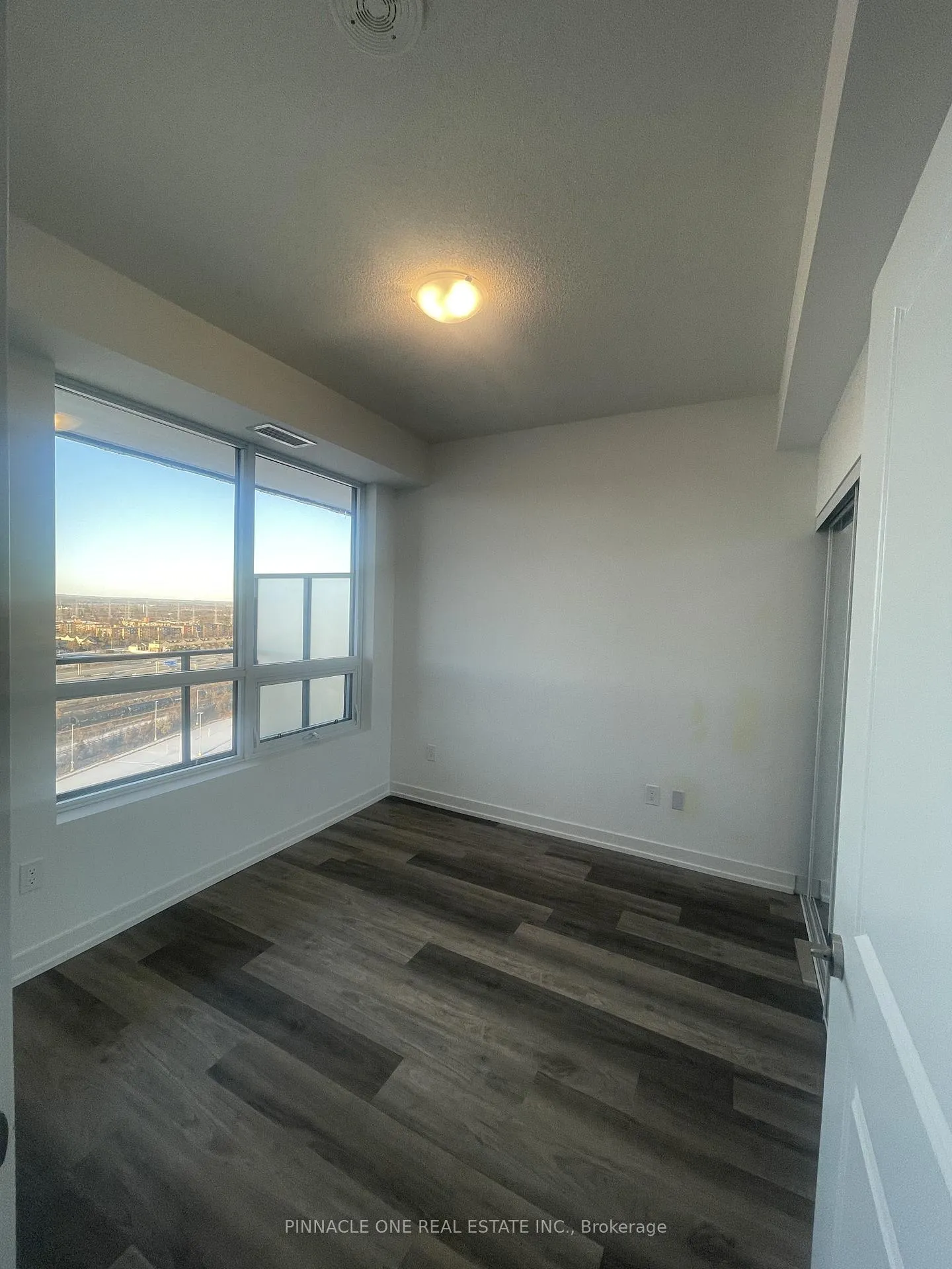 Photo 5 of Unit 1709, 1435 Celebration Drive, Pickering, Bay Ridges — HOMEH