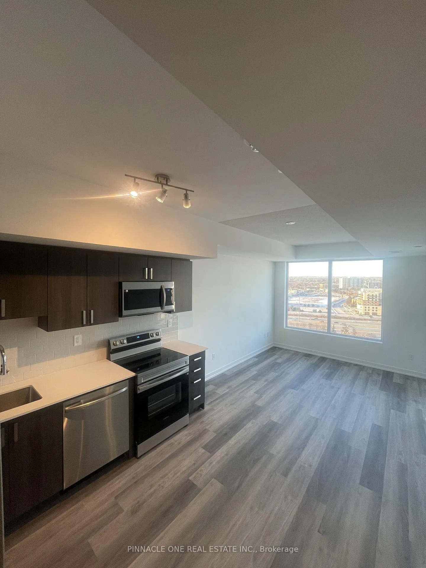 Photo 9 of Unit 1709, 1435 Celebration Drive, Pickering, Bay Ridges — HOMEH