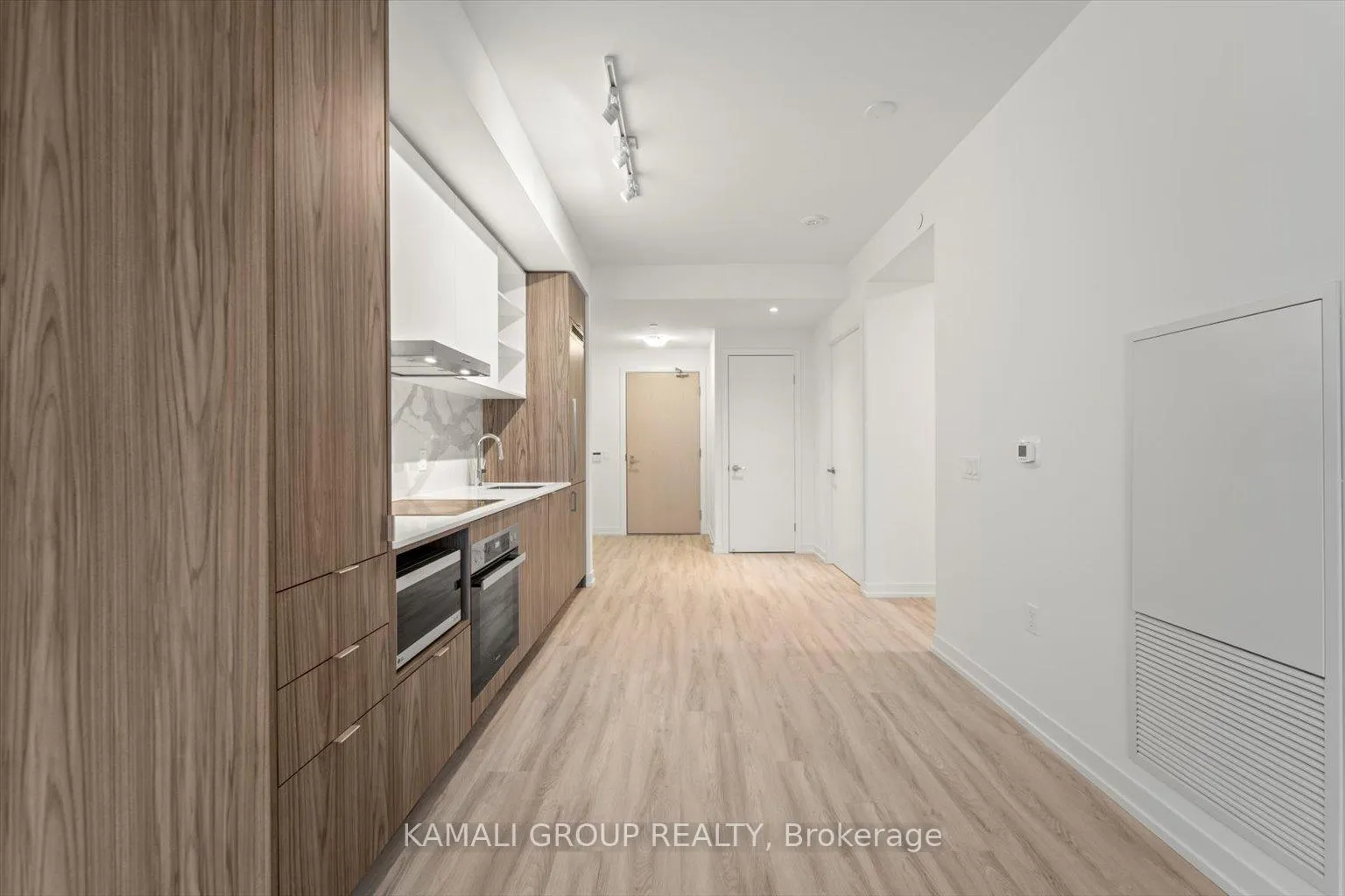 Photo 8 of Unit 7703, 55 Cooper Street, Toronto, Waterfront Communities — HOMEH