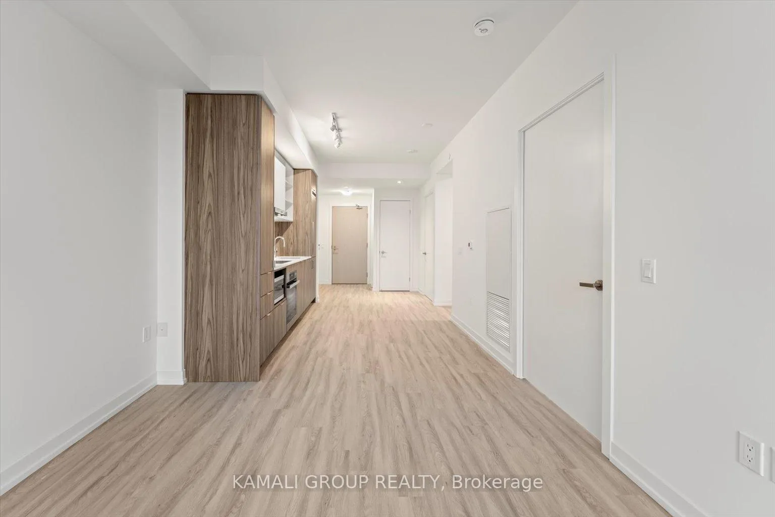 Photo 10 of Unit 7703, 55 Cooper Street, Toronto, Waterfront Communities — HOMEH