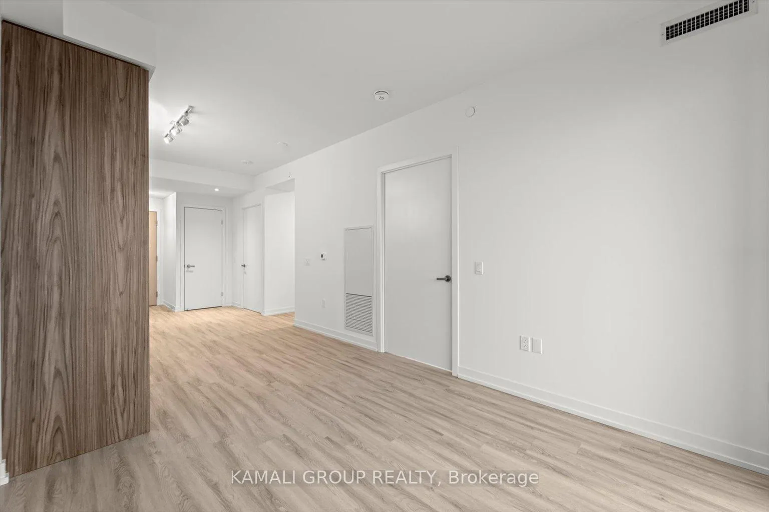 Photo 11 of Unit 7703, 55 Cooper Street, Toronto, Waterfront Communities — HOMEH