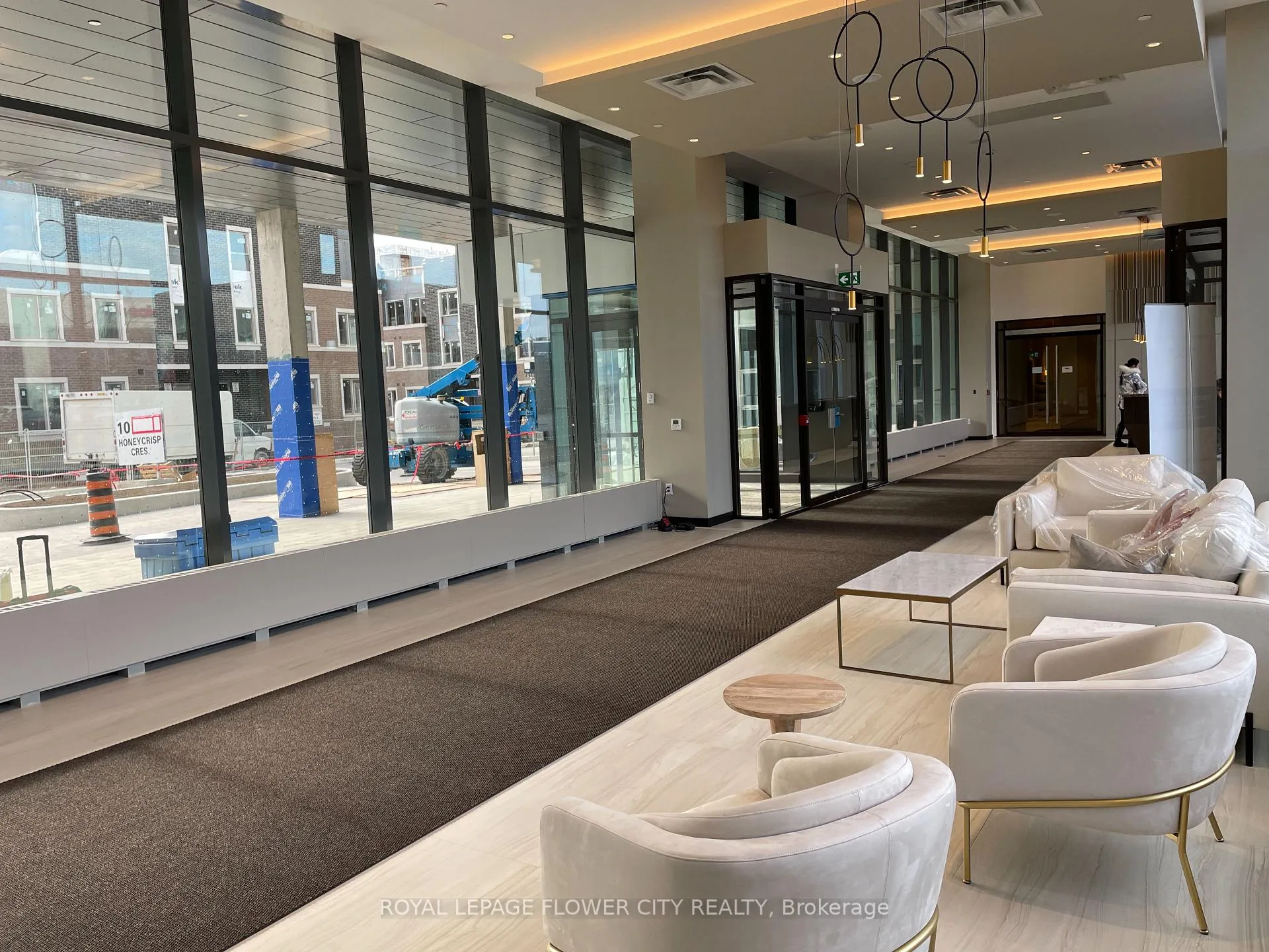Photo 3 of Unit 801, 10 Honeycrisp Crescent, Vaughan, Vaughan Corporate Centre — HOMEH