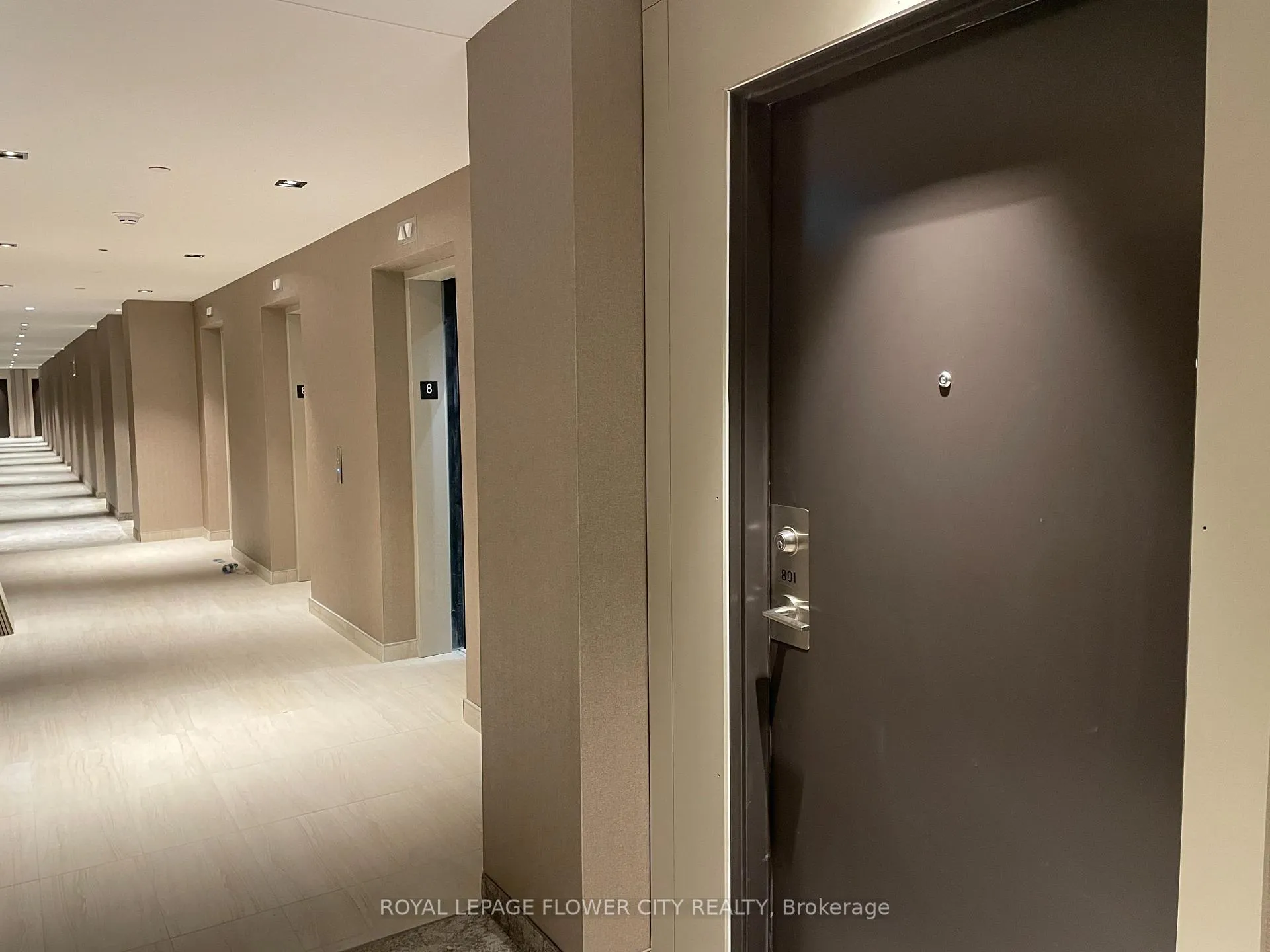 Photo 4 of Unit 801, 10 Honeycrisp Crescent, Vaughan, Vaughan Corporate Centre — HOMEH