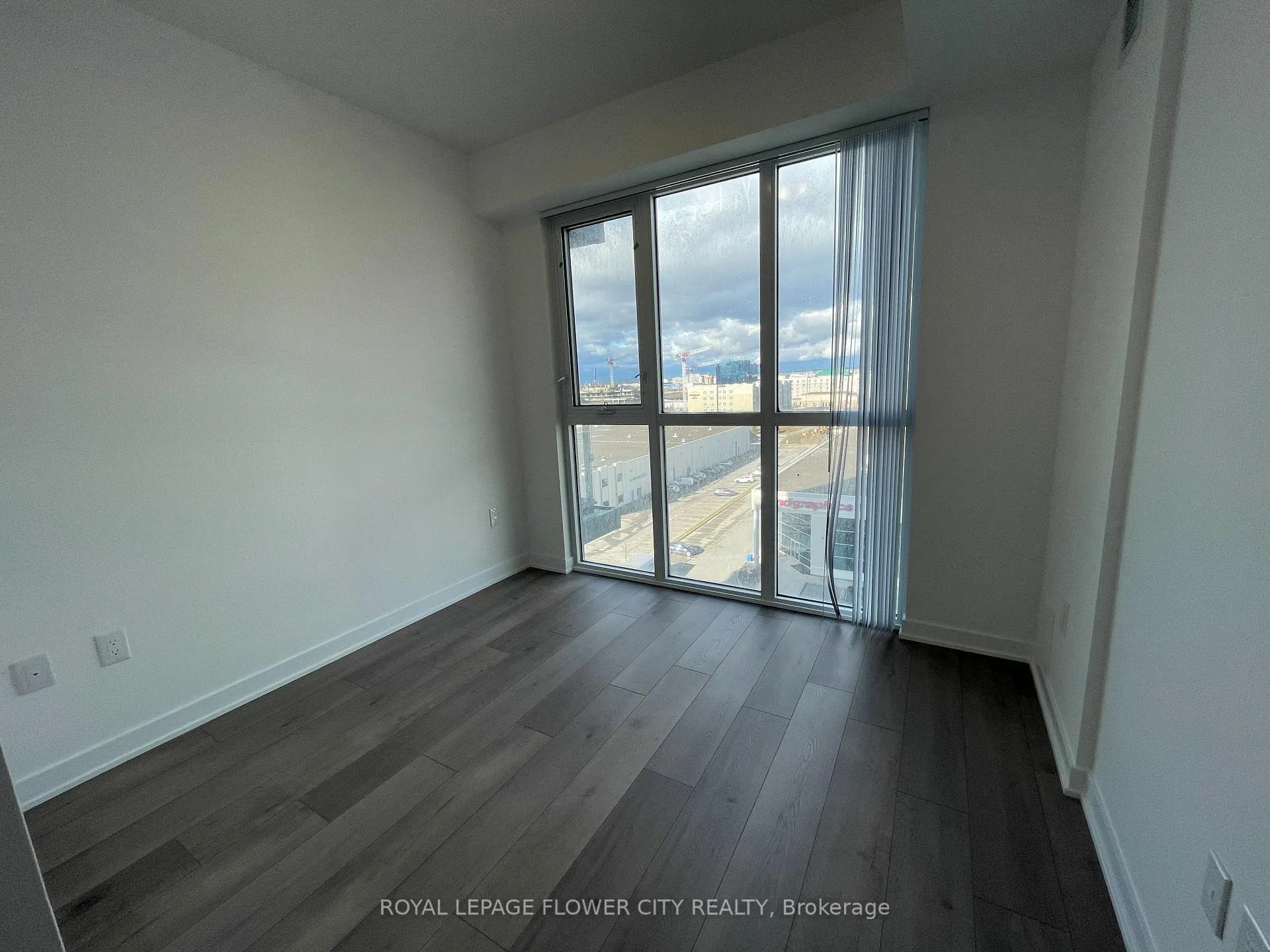 Photo 14 of Unit 801, 10 Honeycrisp Crescent, Vaughan, Vaughan Corporate Centre — HOMEH