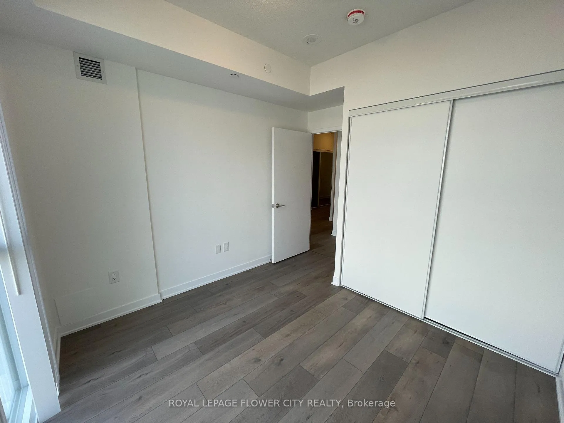Photo 15 of Unit 801, 10 Honeycrisp Crescent, Vaughan, Vaughan Corporate Centre — HOMEH