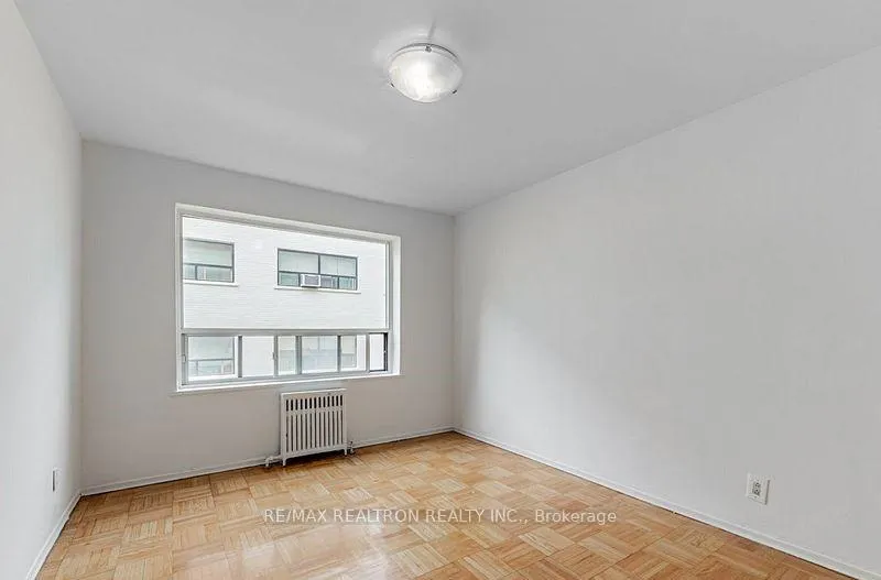 Photo 4 of Unit 101, 156 Kingston Road, Toronto, Woodbine Corridor — HOMEH