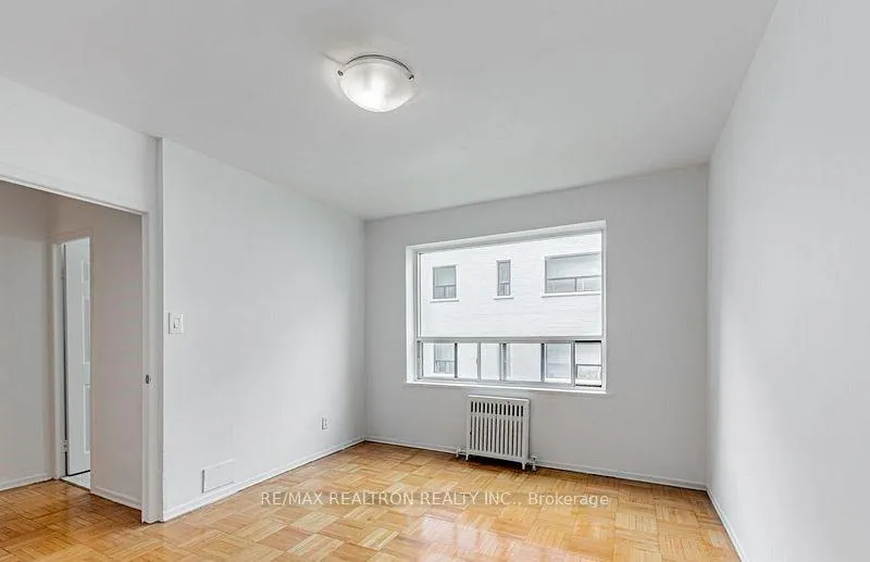 Photo 5 of Unit 101, 156 Kingston Road, Toronto, Woodbine Corridor — HOMEH