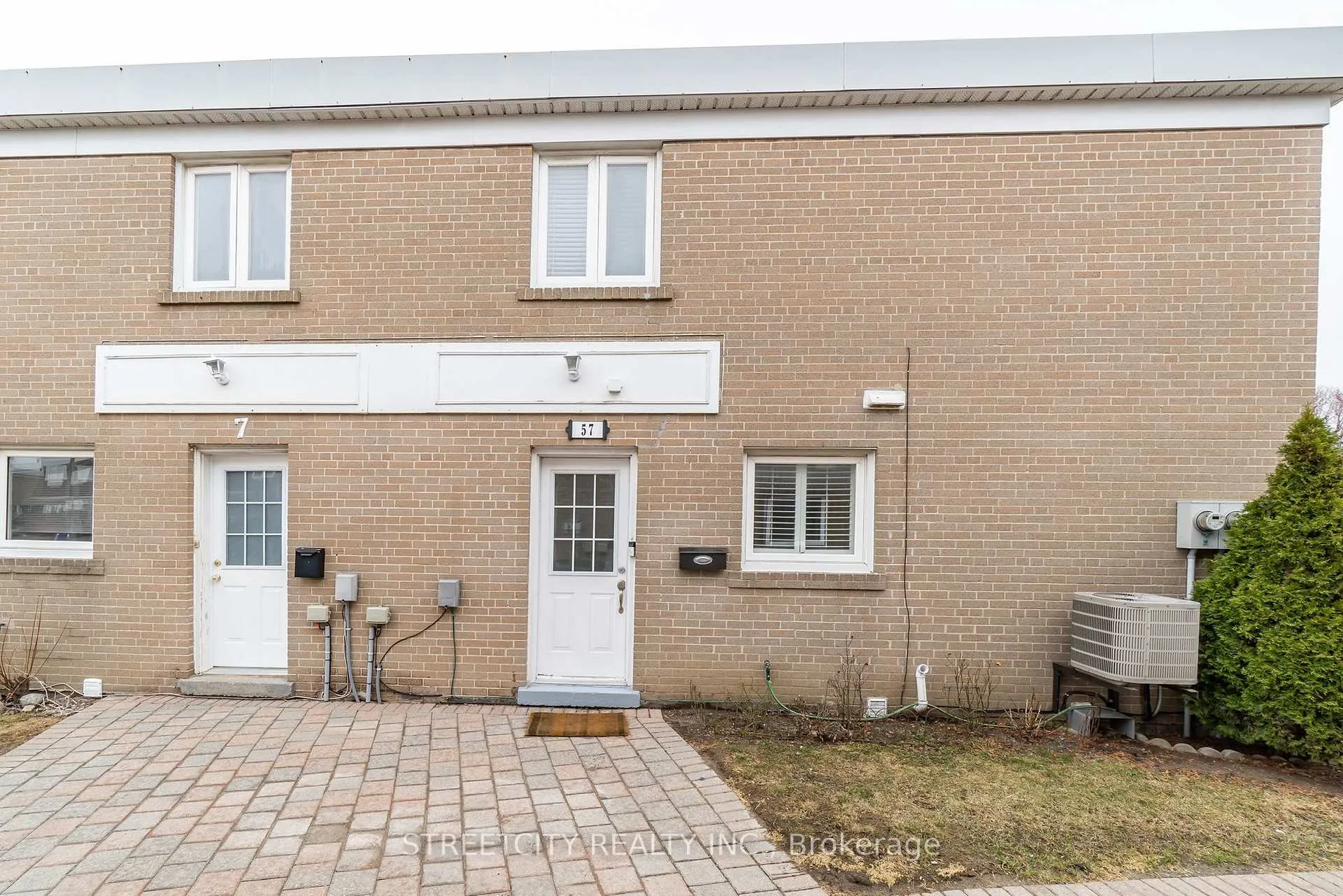 Photo 1 of 57 Town House Crescent, Brampton, Brampton East — HOMEH