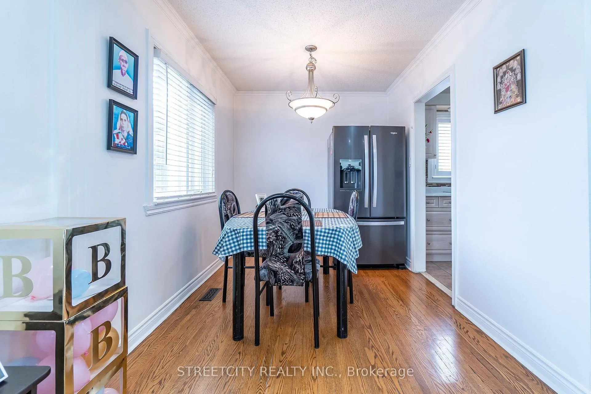 Photo 7 of 57 Town House Crescent, Brampton, Brampton East — HOMEH