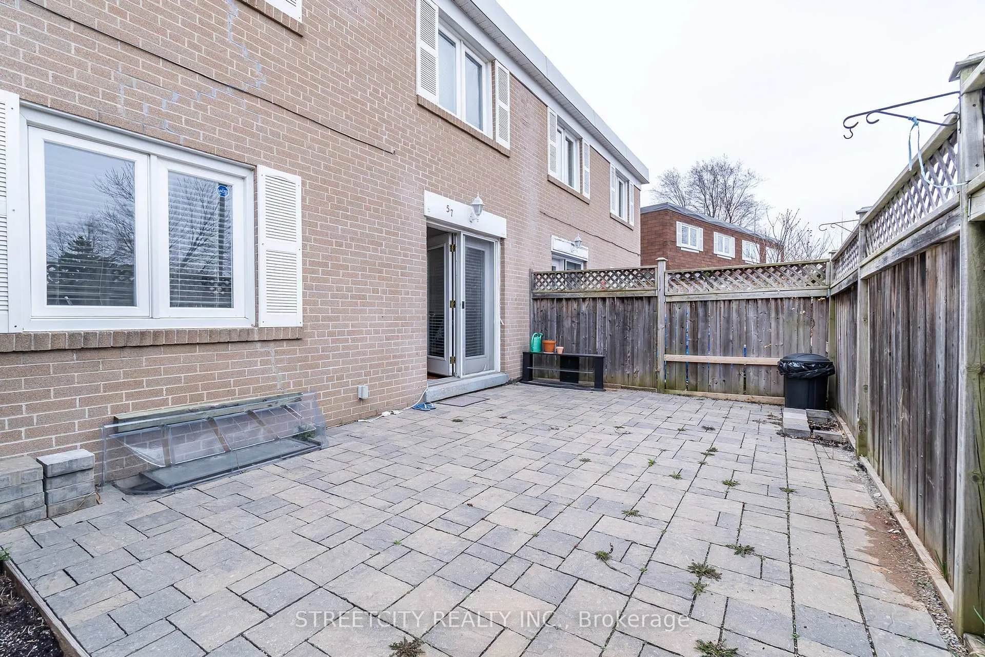 Photo 22 of 57 Town House Crescent, Brampton, Brampton East — HOMEH