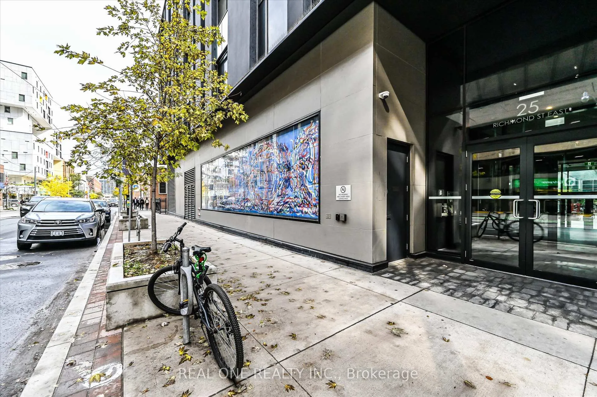 Photo 3 of Unit 204, 25 Richmond Street E, Toronto, Church-Yonge Corridor — HOMEH