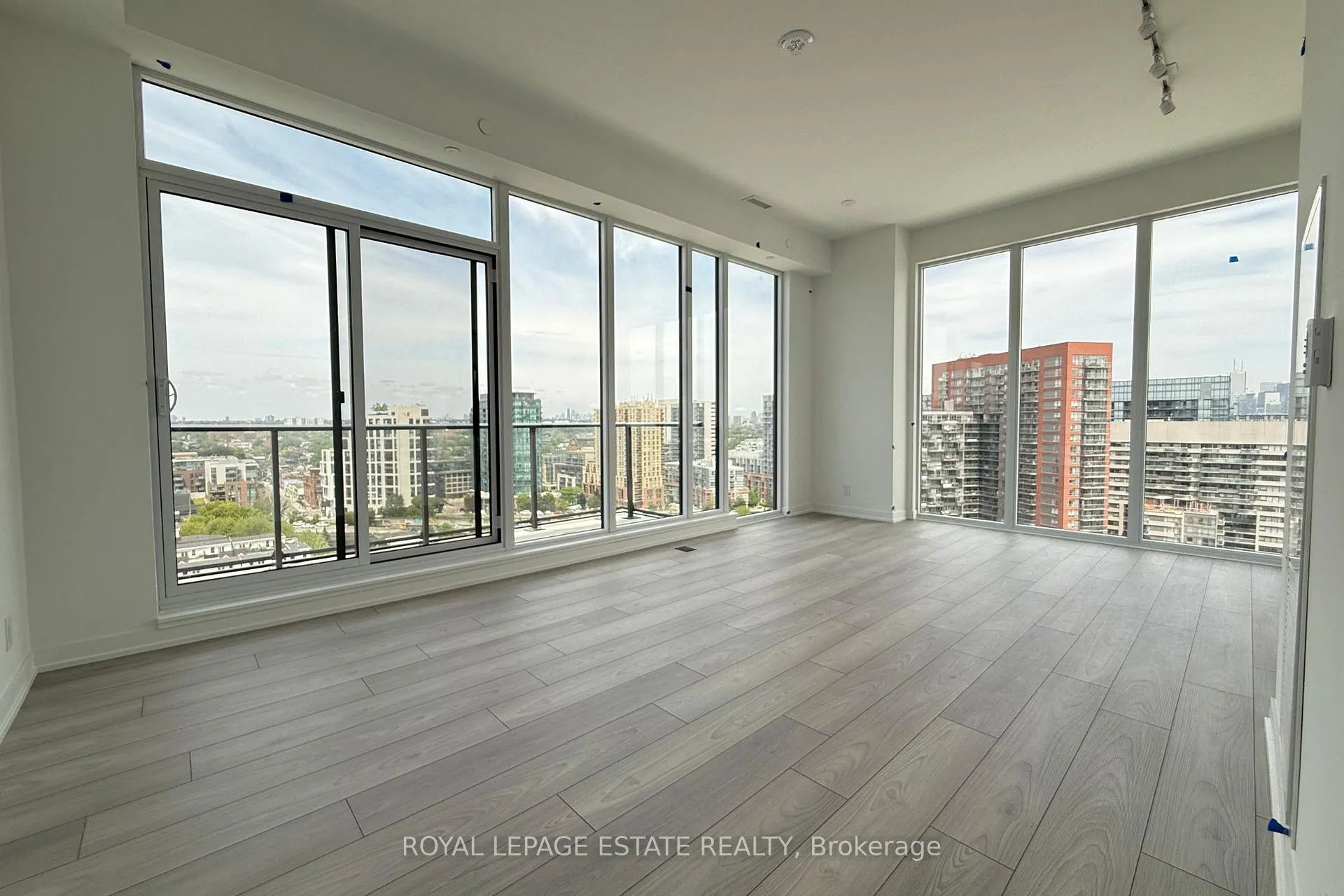 Photo 3 of Unit 1305, 285 Dufferin Street, Toronto, South Parkdale — HOMEH