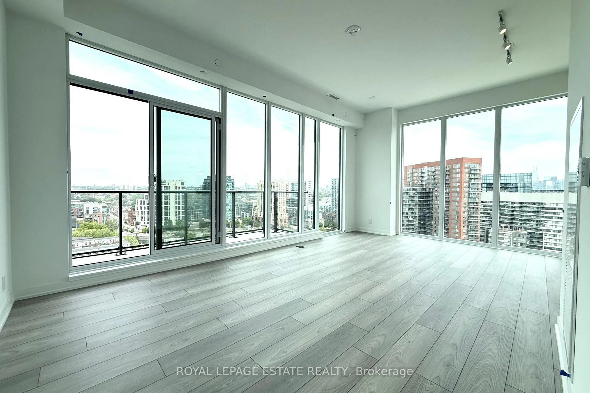 Photo 7 of Unit 1305, 285 Dufferin Street, Toronto, South Parkdale — HOMEH