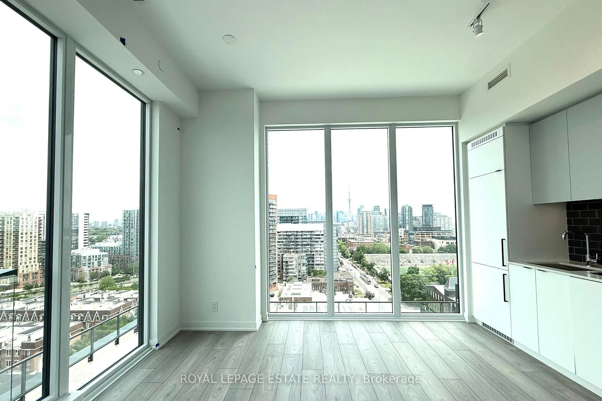Photo 8 of Unit 1305, 285 Dufferin Street, Toronto, South Parkdale — HOMEH