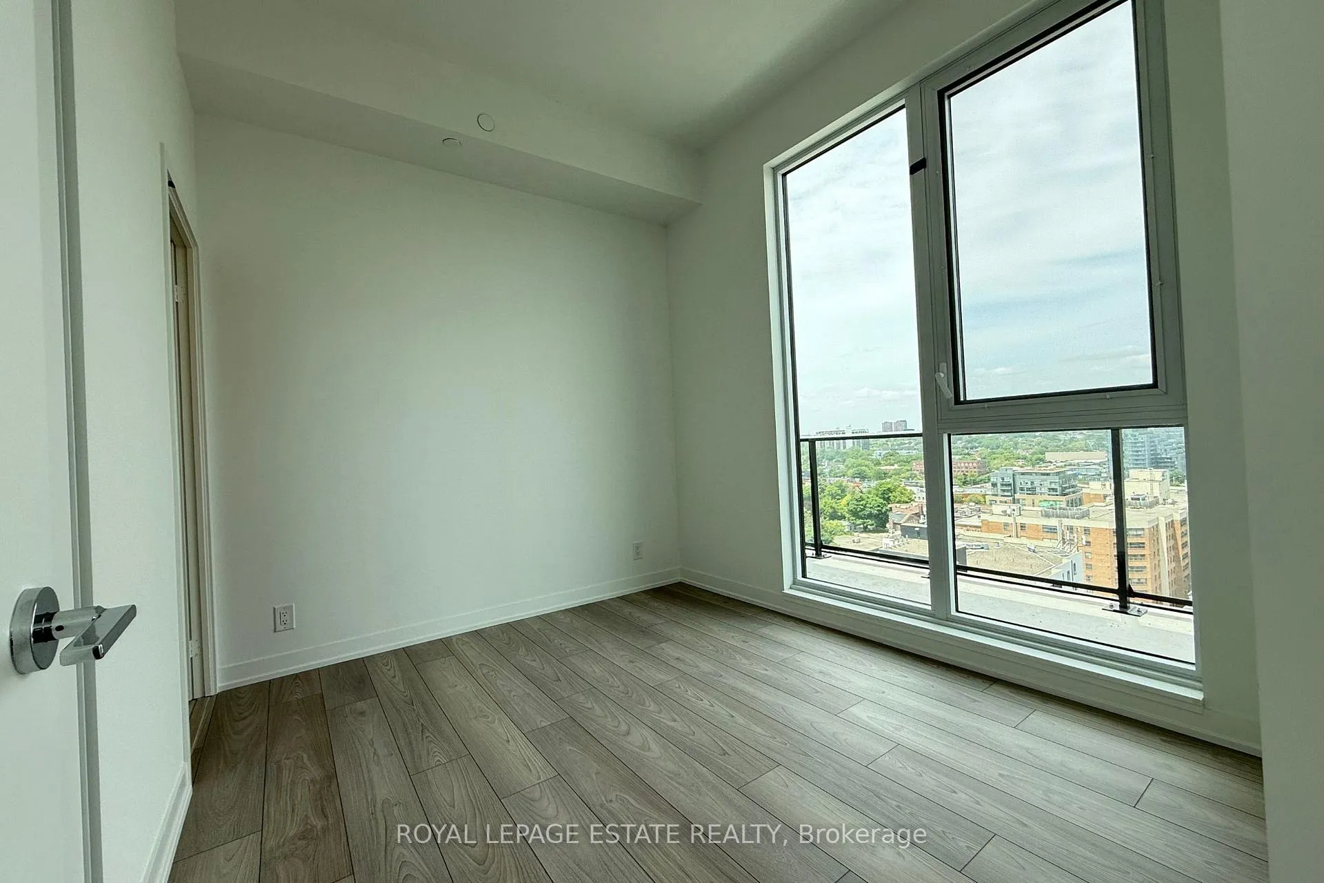 Photo 12 of Unit 1305, 285 Dufferin Street, Toronto, South Parkdale — HOMEH
