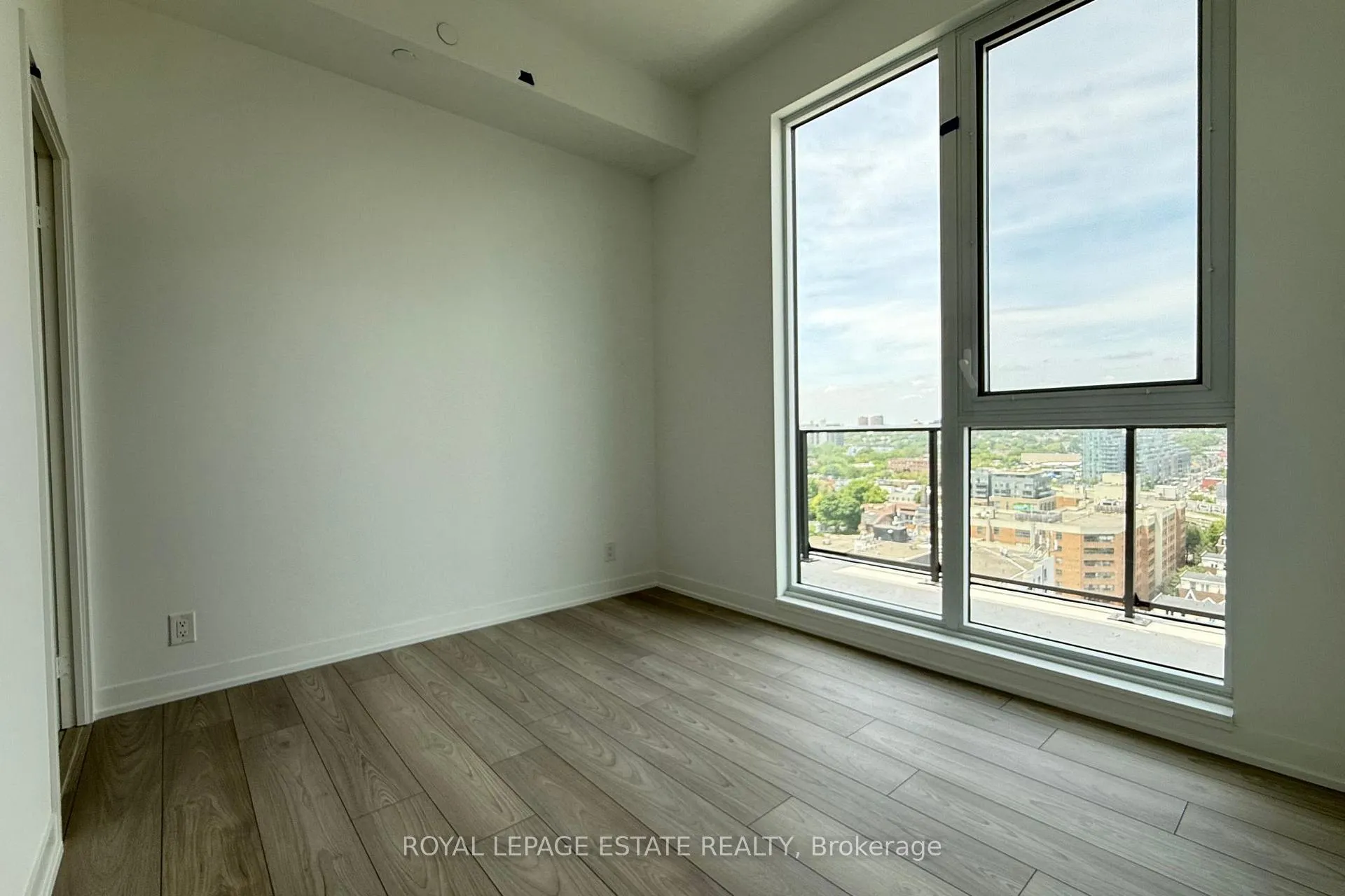 Photo 19 of Unit 1305, 285 Dufferin Street, Toronto, South Parkdale — HOMEH