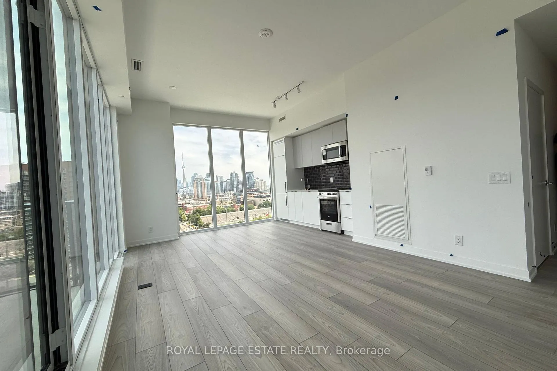 Photo 22 of Unit 1305, 285 Dufferin Street, Toronto, South Parkdale — HOMEH