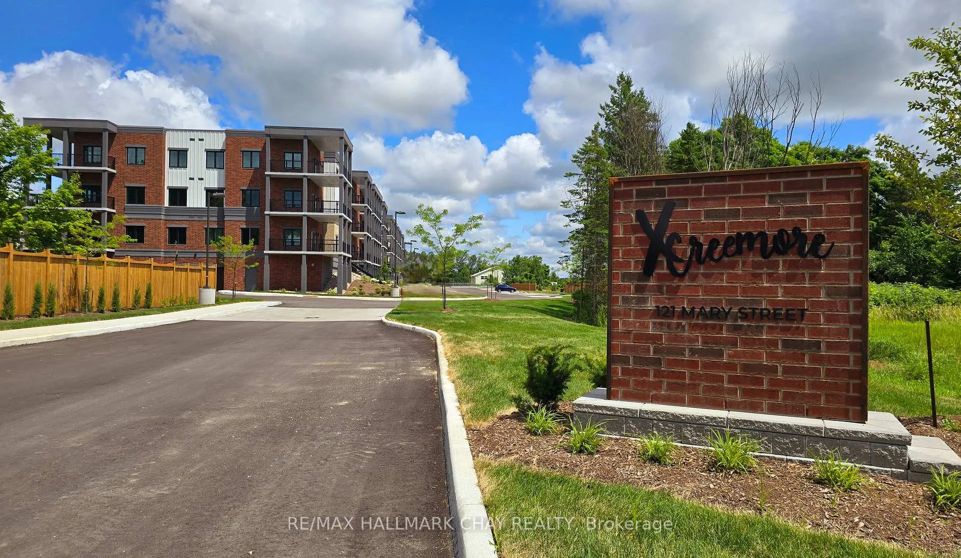 Photo 1 of Unit 207, 121 Mary Street, Clearview, Creemore — HOMEH