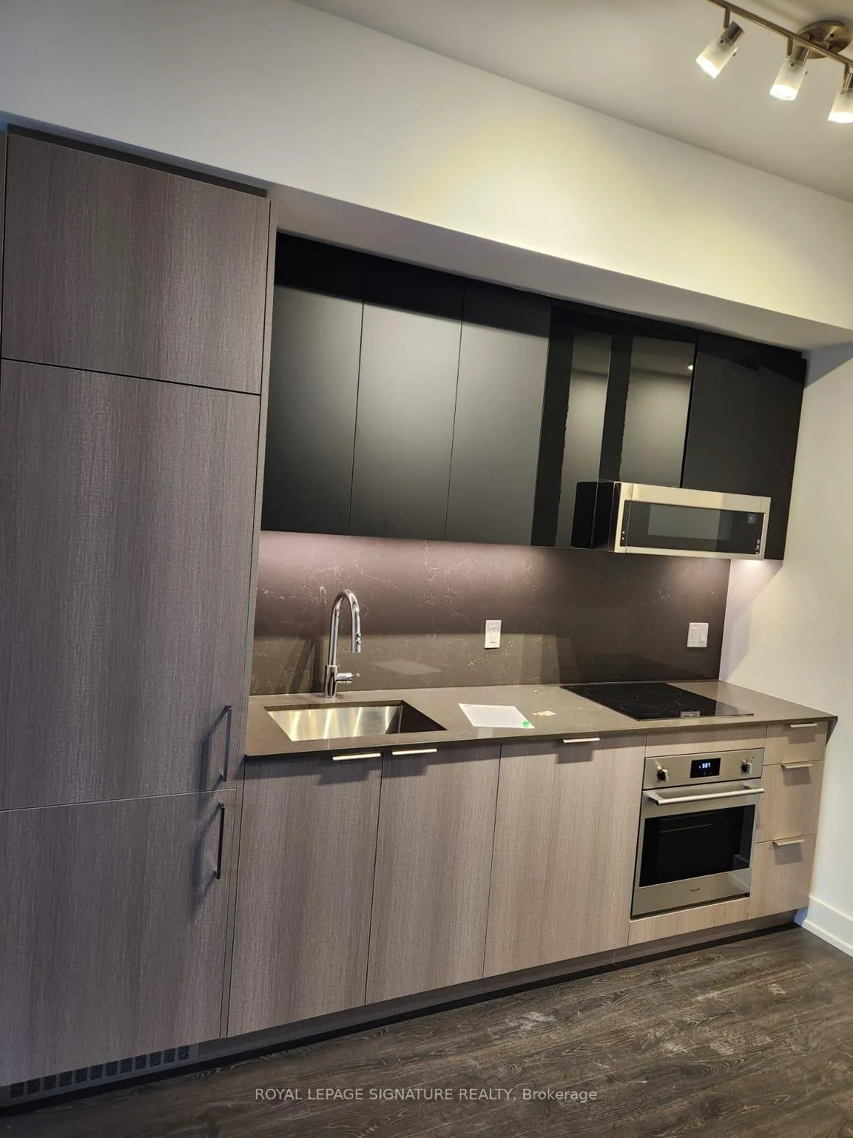 Front of Unit 1006, 308 Jarvis Street