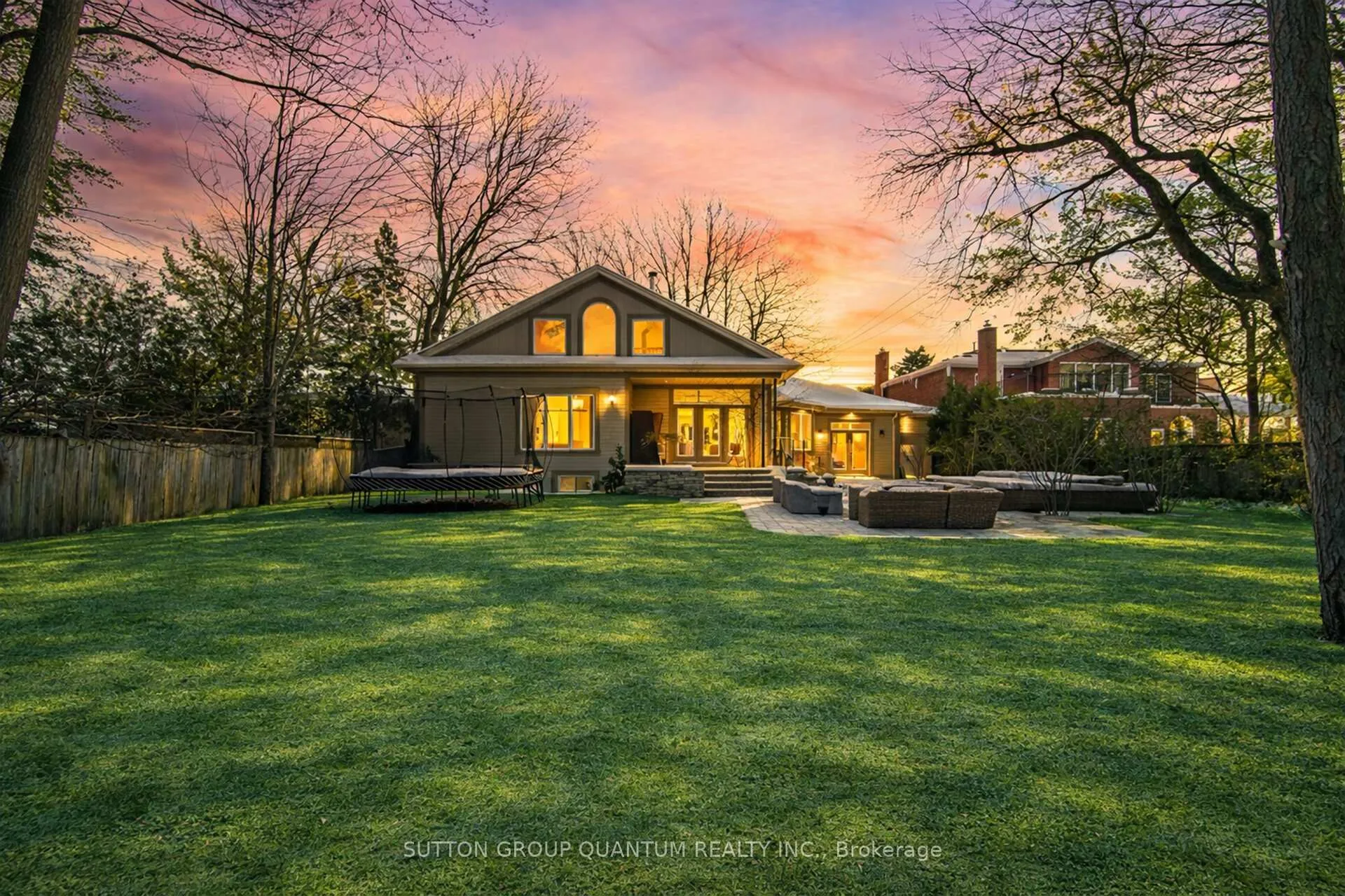 Photo 3 of 133 Mineola Road E, Mississauga, Mineola — HOMEH