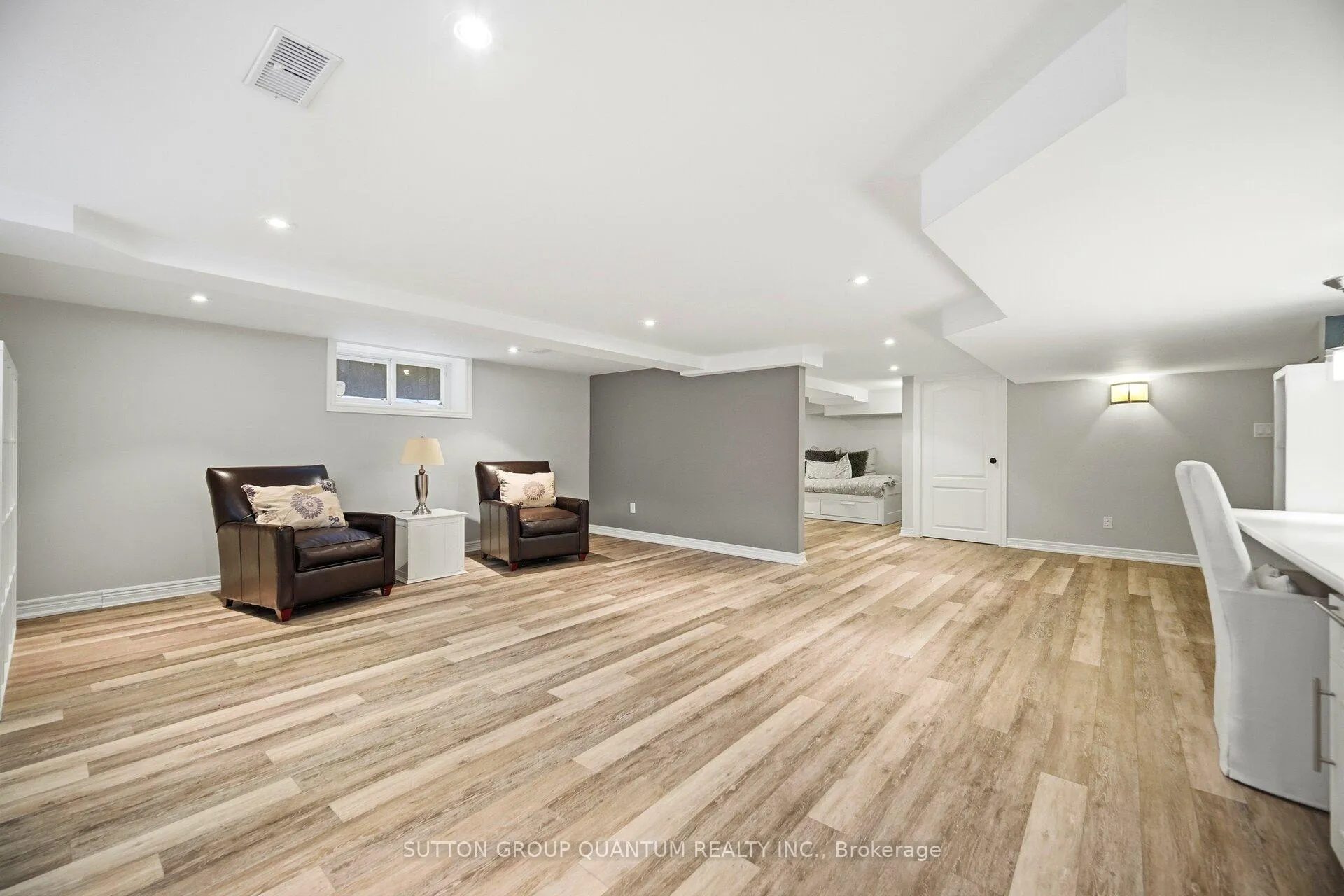 Photo 35 of 133 Mineola Road E, Mississauga, Mineola — HOMEH