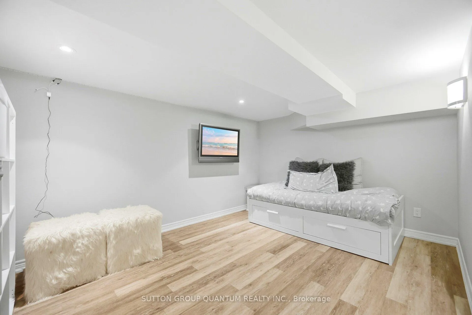 Photo 36 of 133 Mineola Road E, Mississauga, Mineola — HOMEH