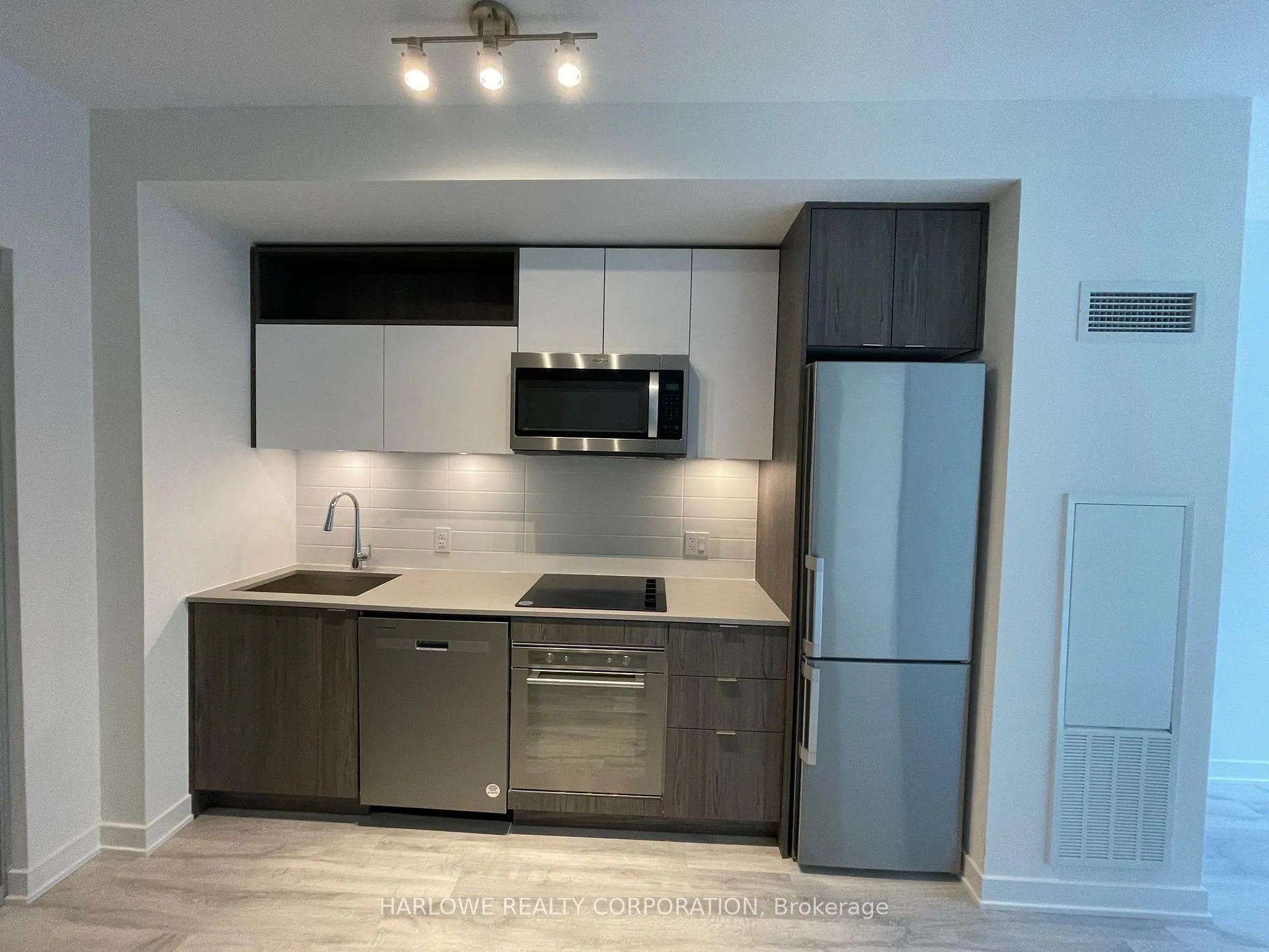 Front of Unit 234 SW, 121 Lower Sherbourne Street SW