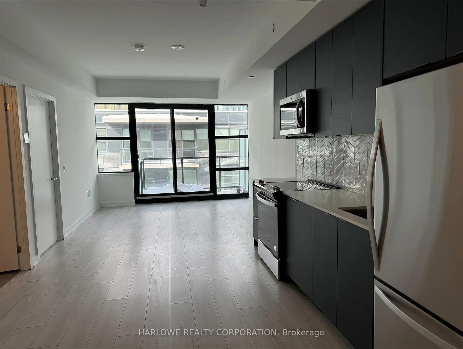 Front of Unit 438 D, 1614 Charles Street