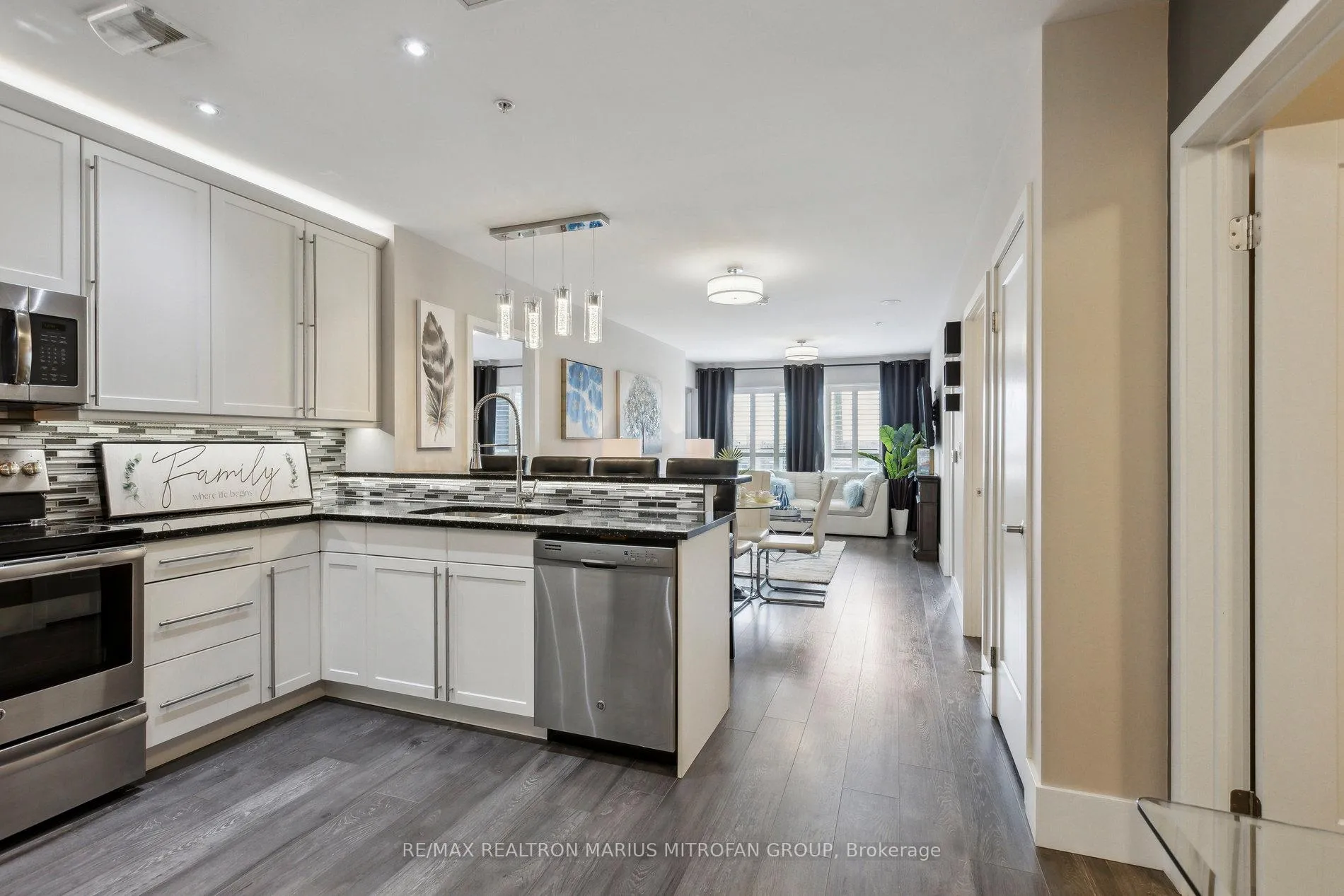 Photo 5 of Unit 613, 1 Victoria Street S, Kitchener — HOMEH