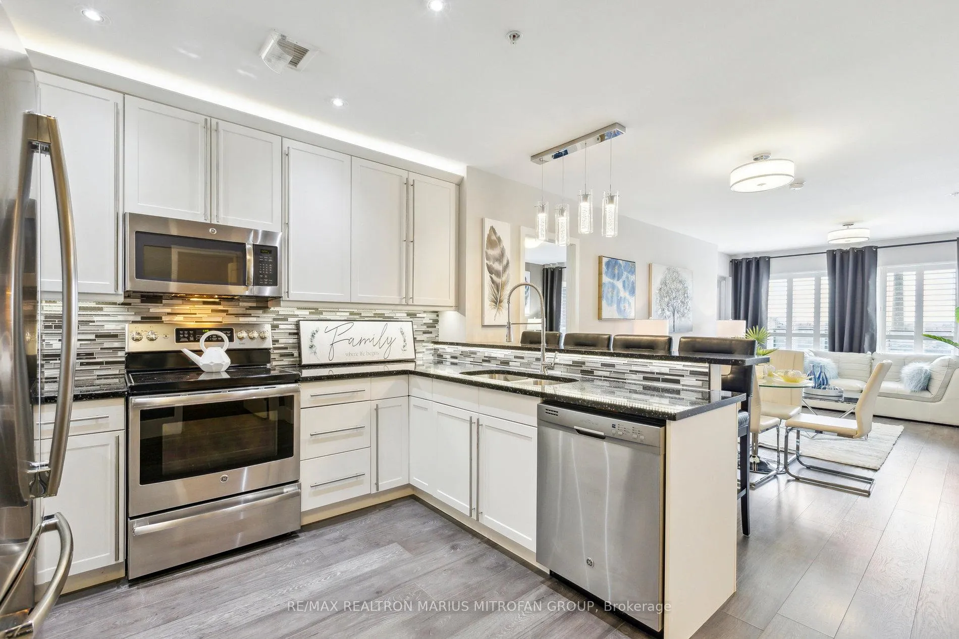 Photo 7 of Unit 613, 1 Victoria Street S, Kitchener — HOMEH